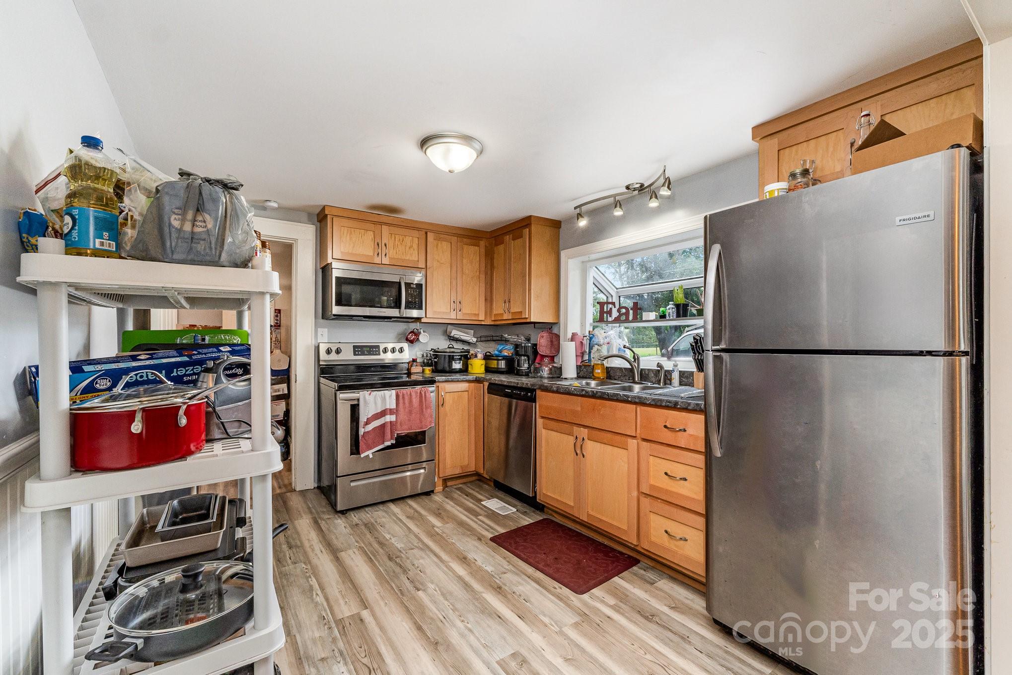 60 37th Street Property Photo 5