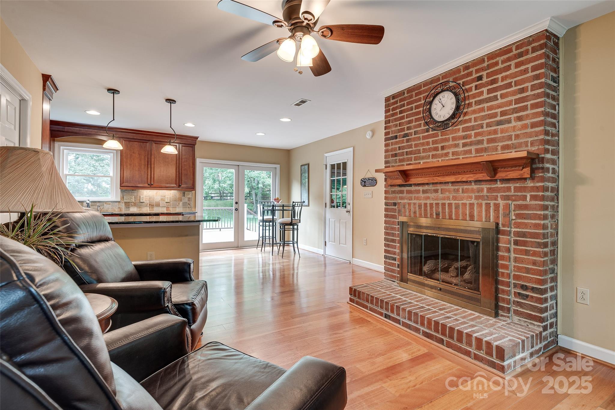 4308 Saxonbury Way Property Photo 9