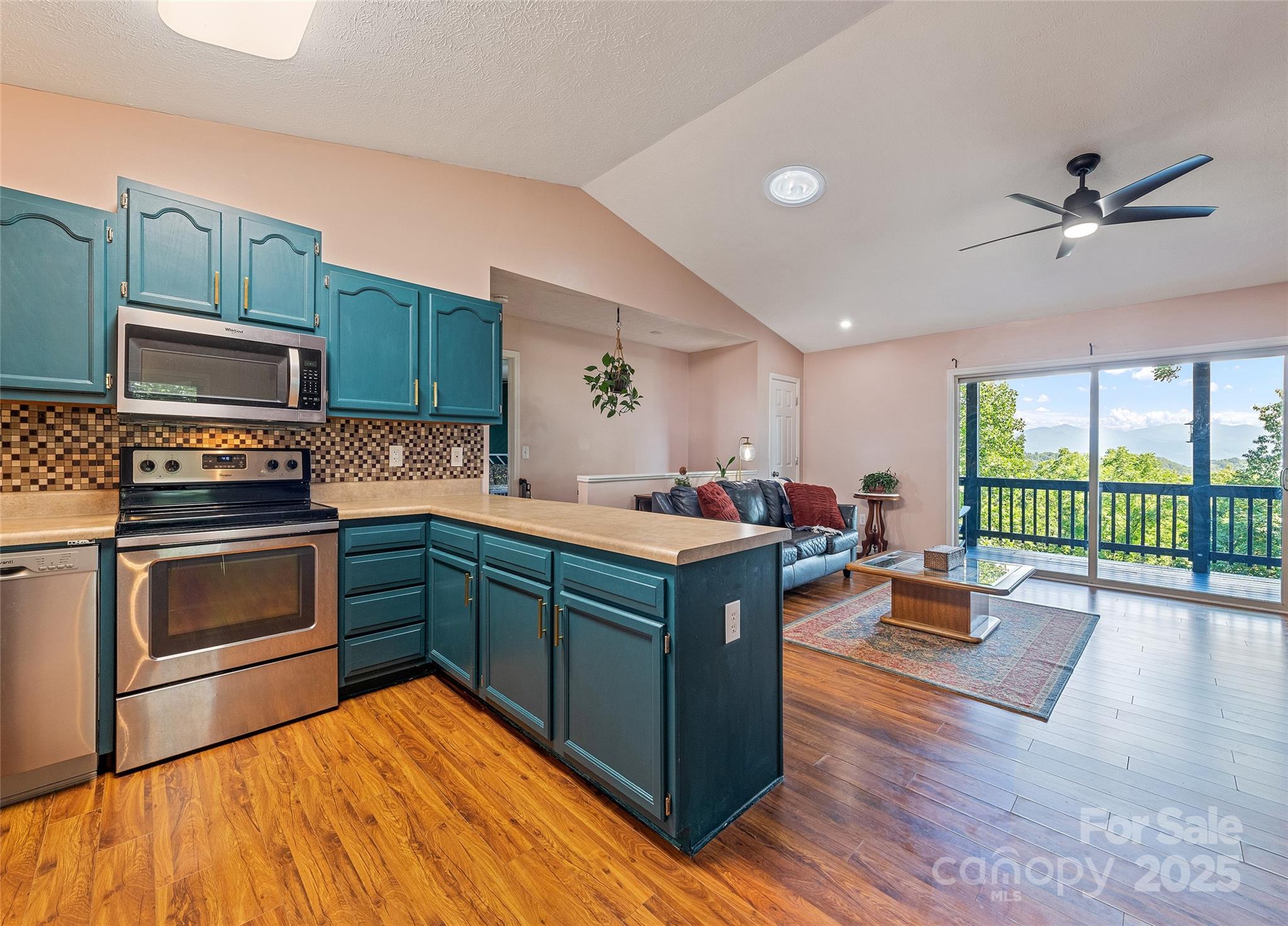208 Tuckaway Road Property Photo 4