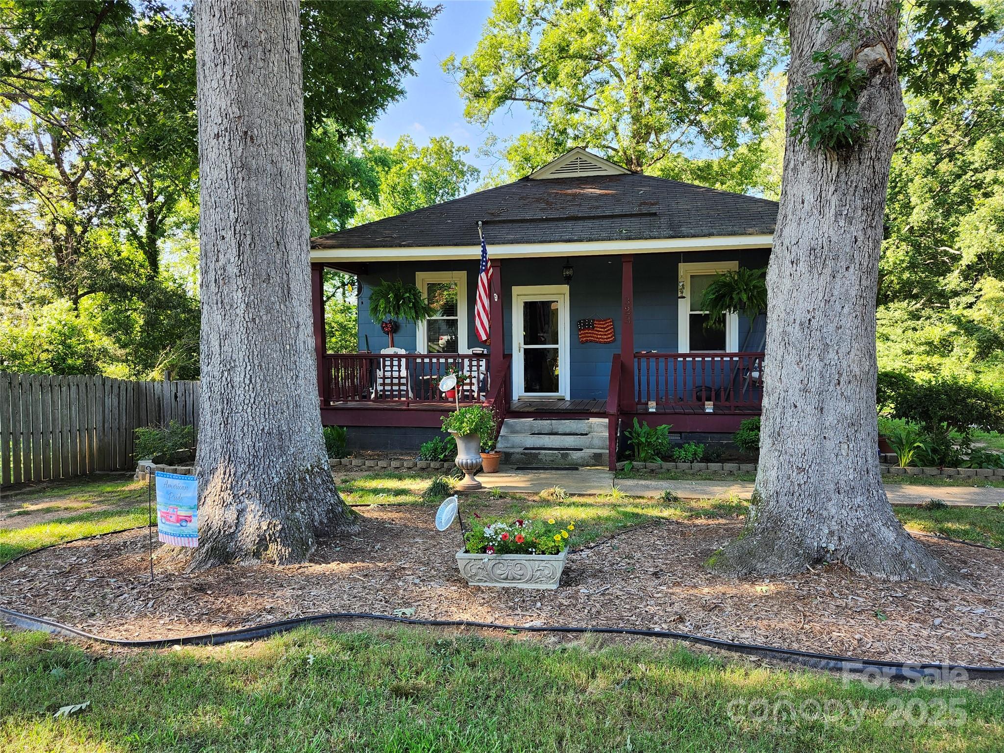 323 Johnson Street Property Photo 1