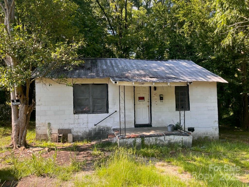 1107 Armstead Street Property Photo 1