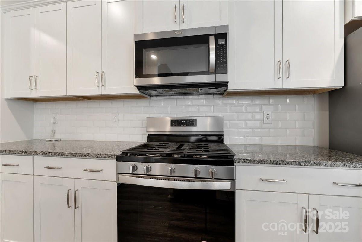 4237 Plumeria Way Property Photo 6