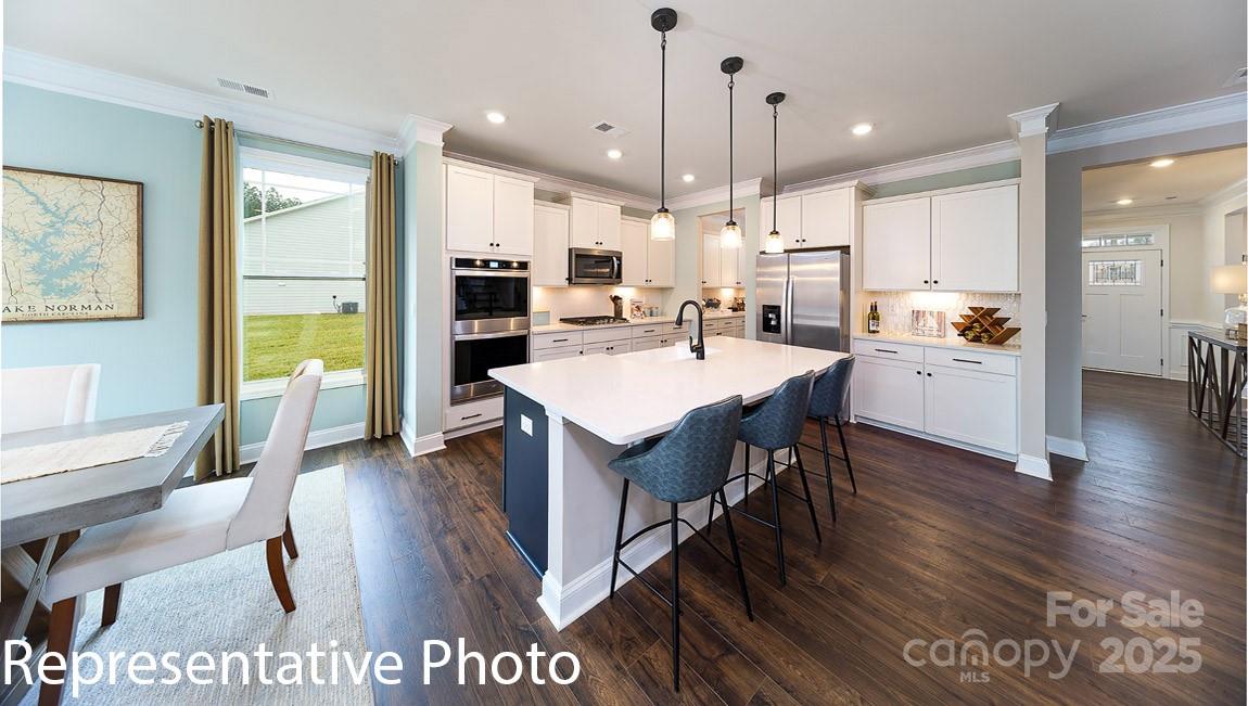 7649 Bainbridge Road Property Photo 7