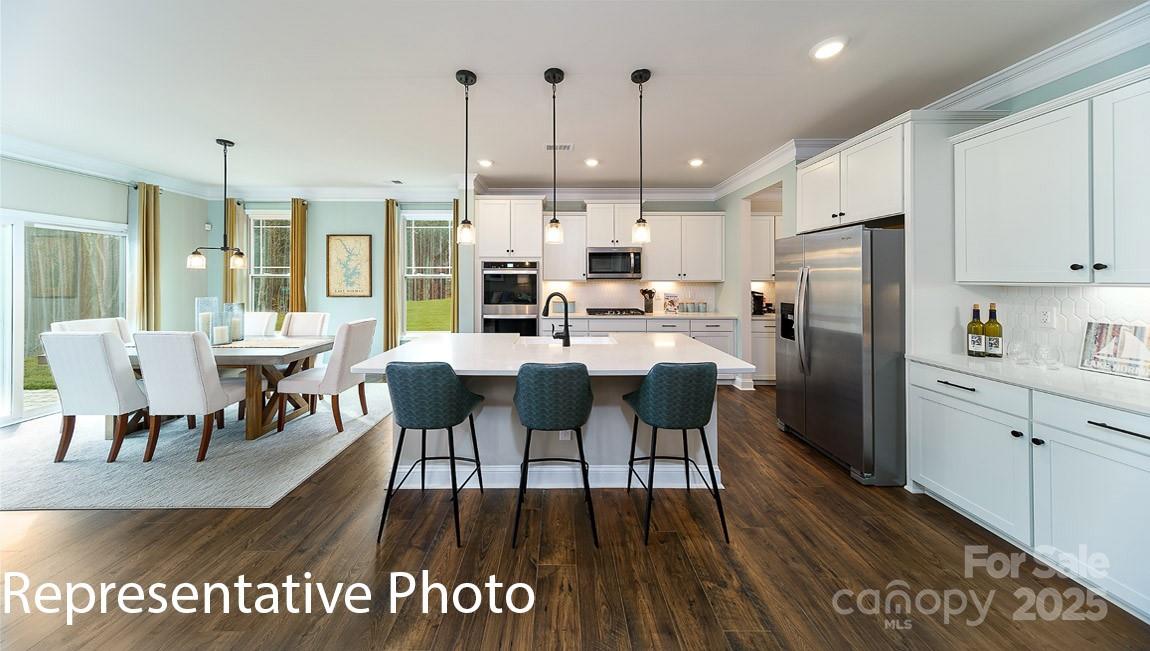 7649 Bainbridge Road Property Photo 8