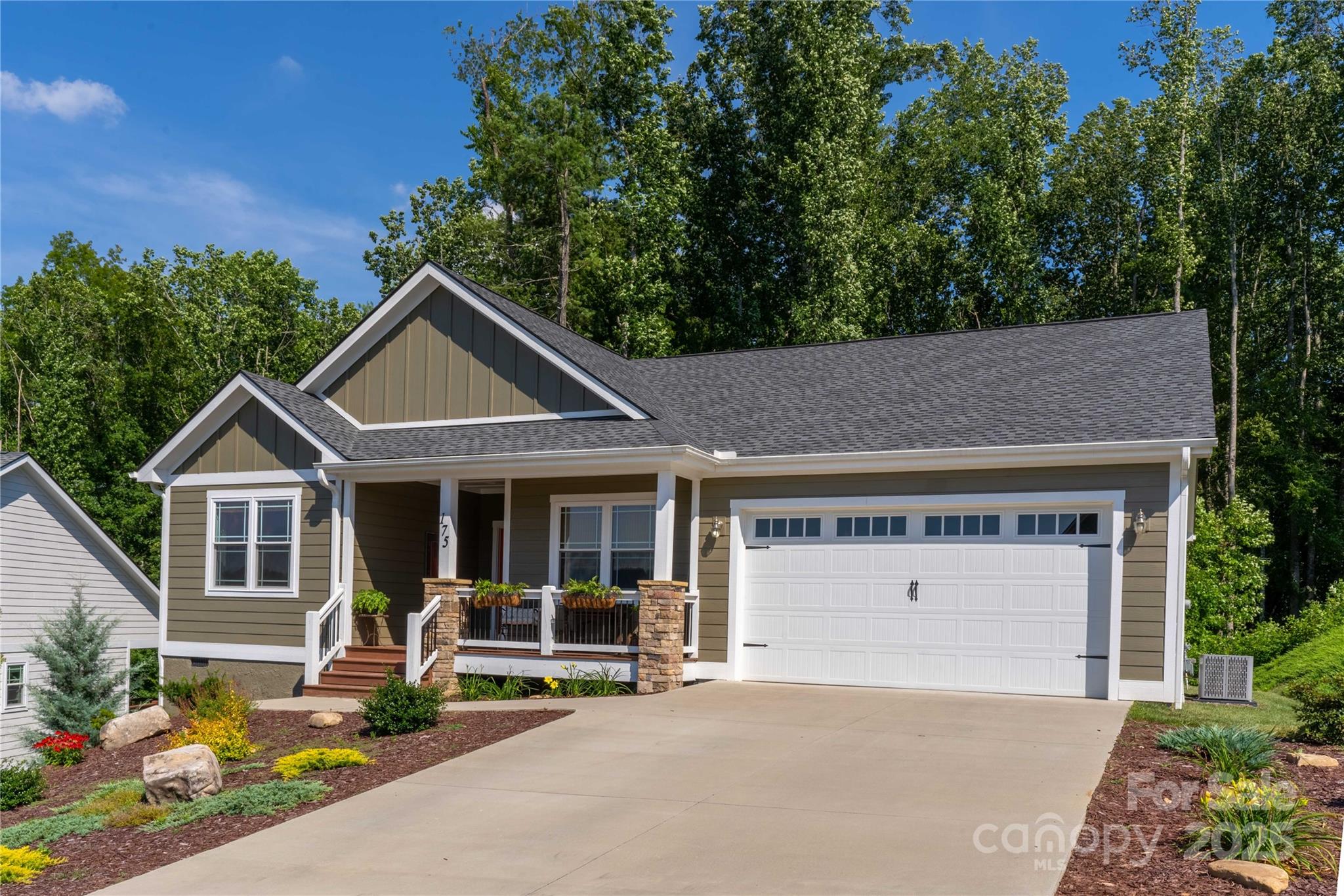 175 Hayes Ridge Lane Property Photo 2