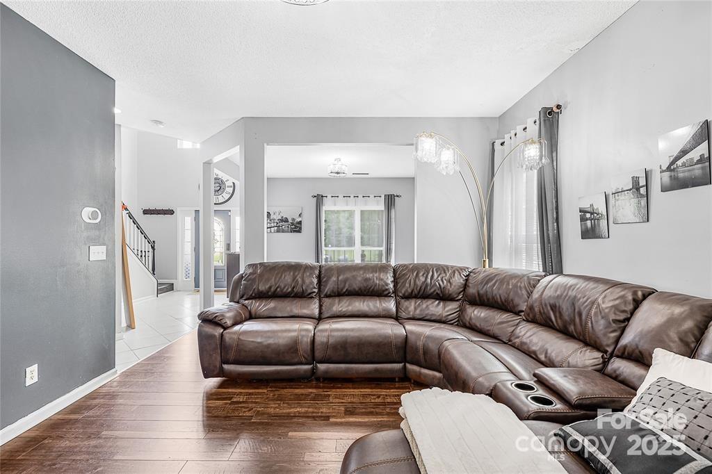 9910 Sandman Lane Property Photo 5