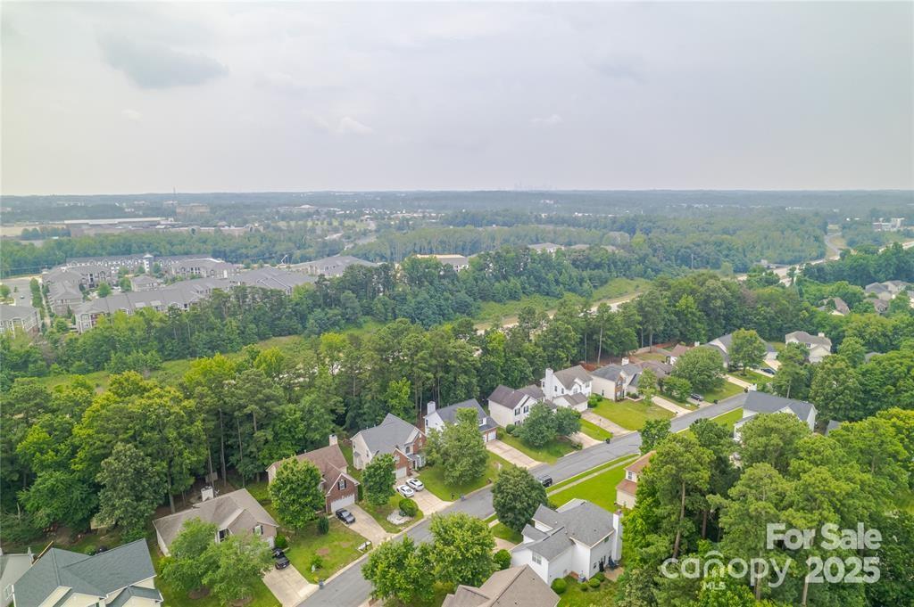 9910 Sandman Lane Property Photo 7