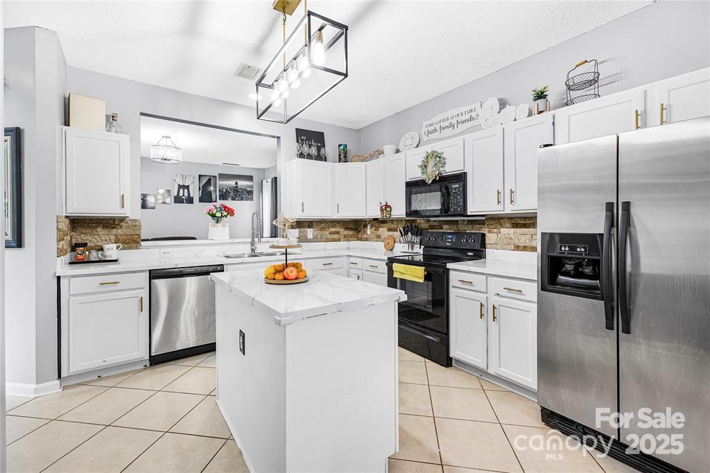9910 Sandman Lane Property Photo 11