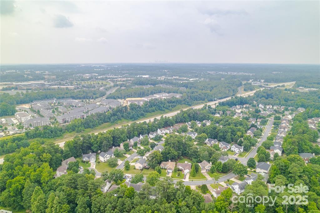 9910 Sandman Lane Property Photo 32