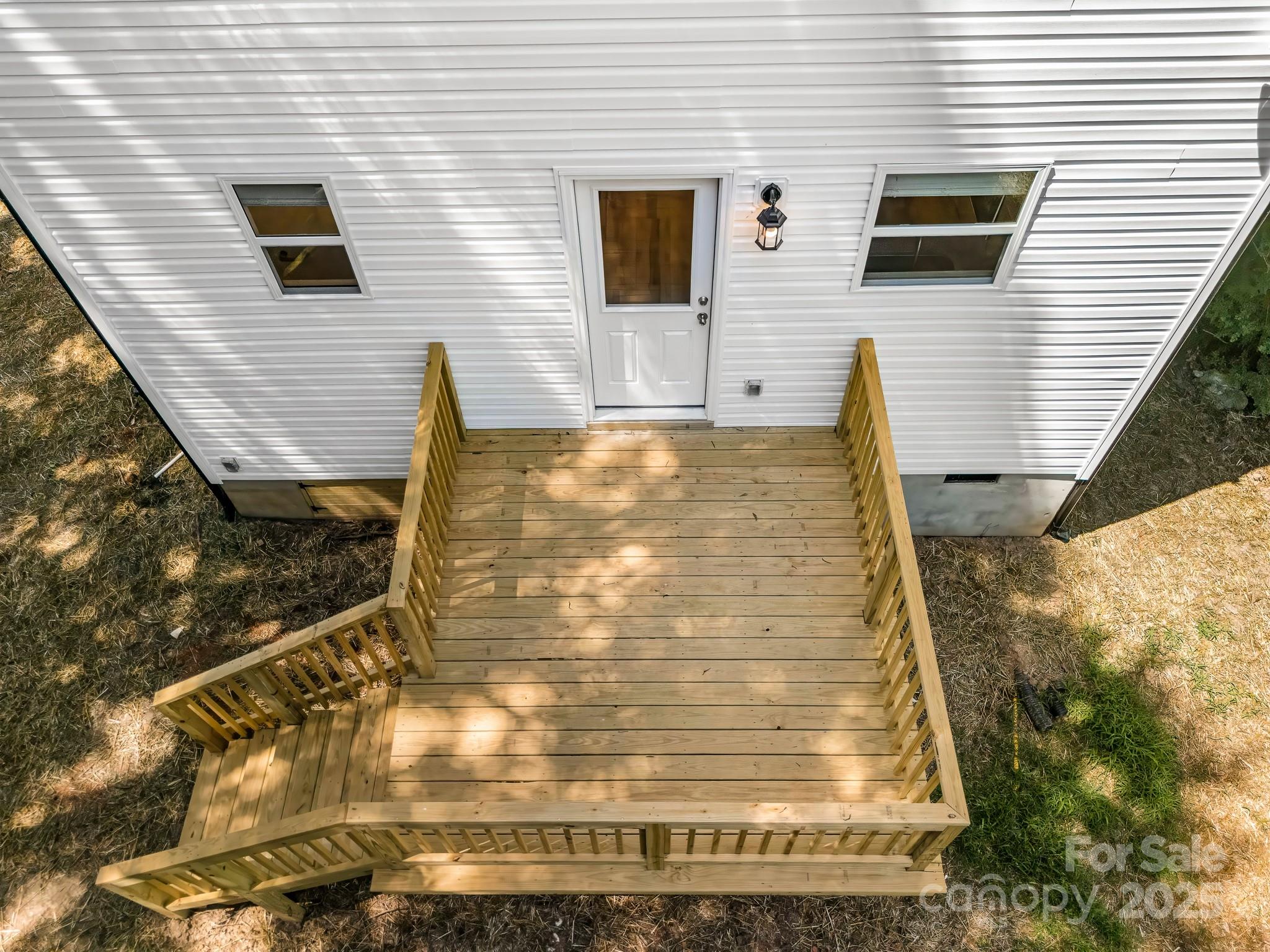 405 E Holly Street Property Photo 7