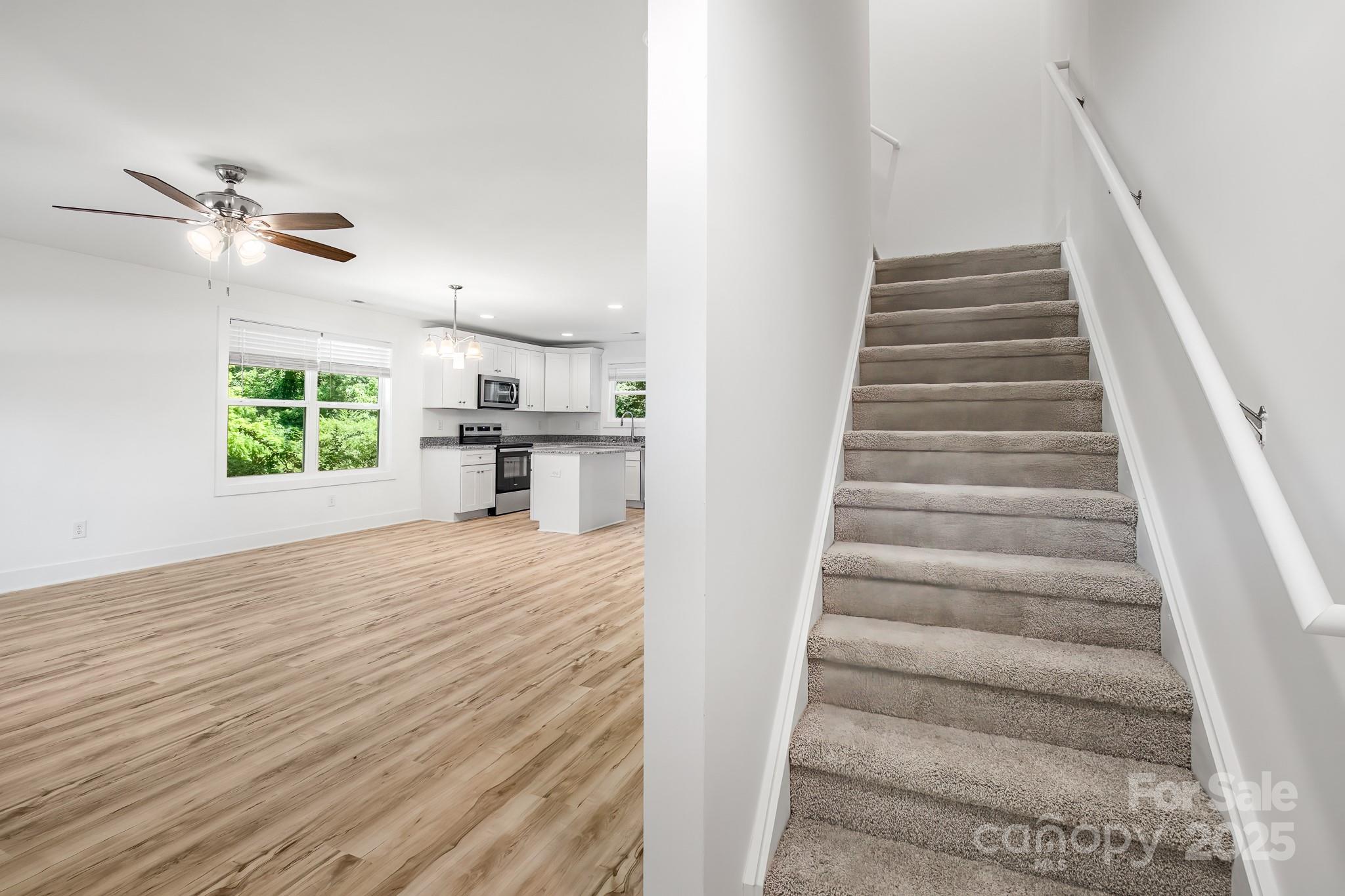 405 E Holly Street Property Photo 17