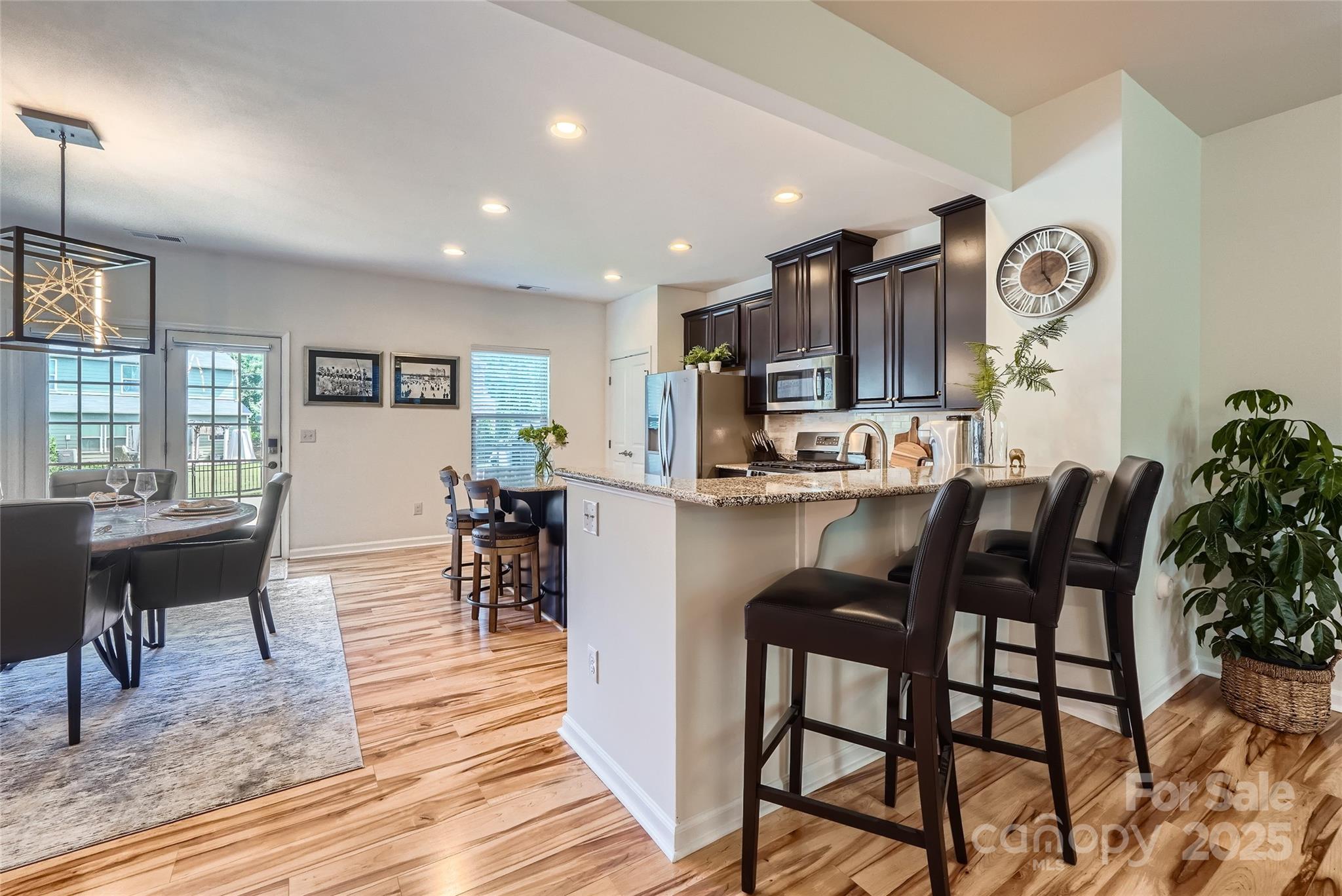 1727 Evergreen Drive Property Photo 10