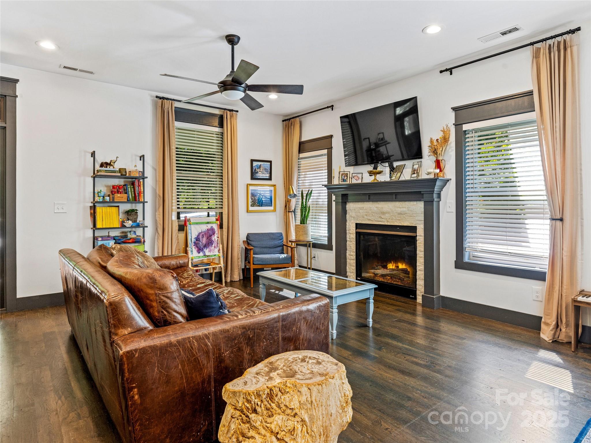 52 Pinedale Road Property Photo 8