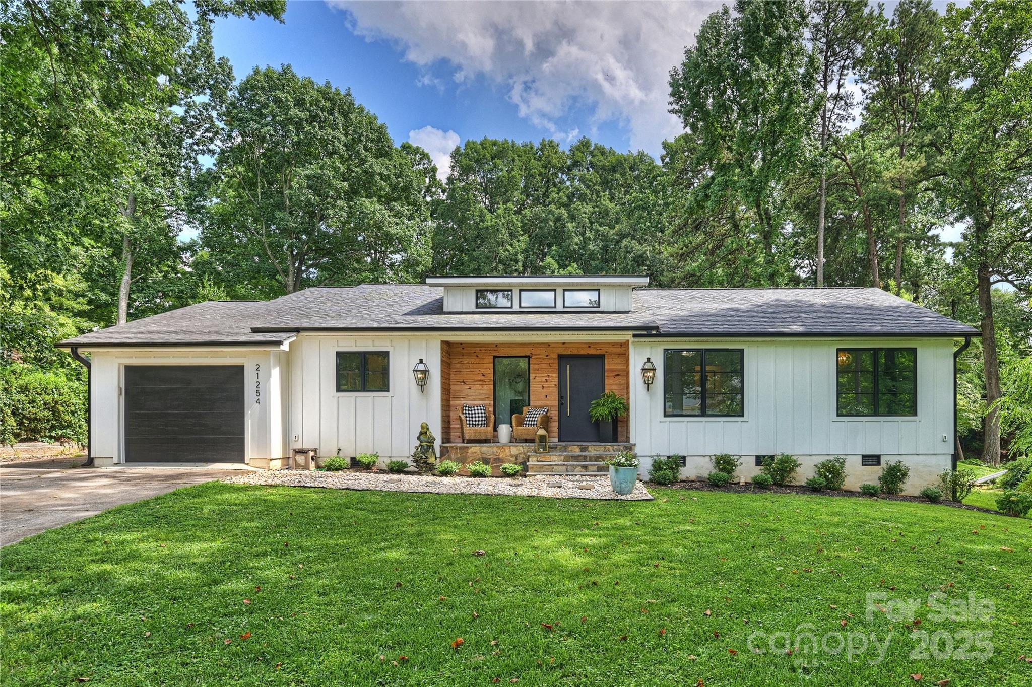 21254 Sandy Cove Road Property Photo 1