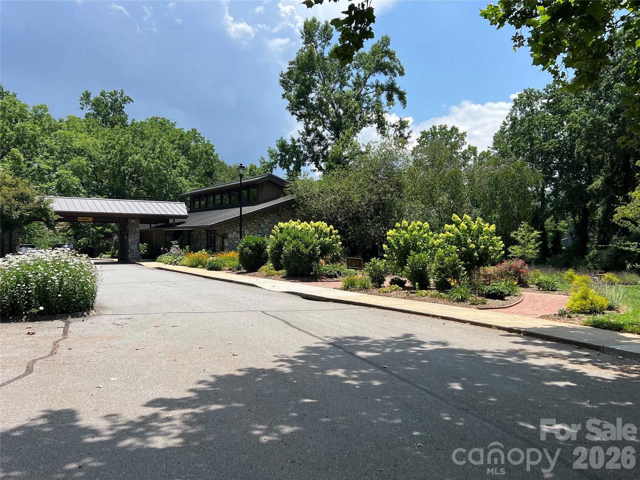 609 Crowfields Lane Property Photo 19