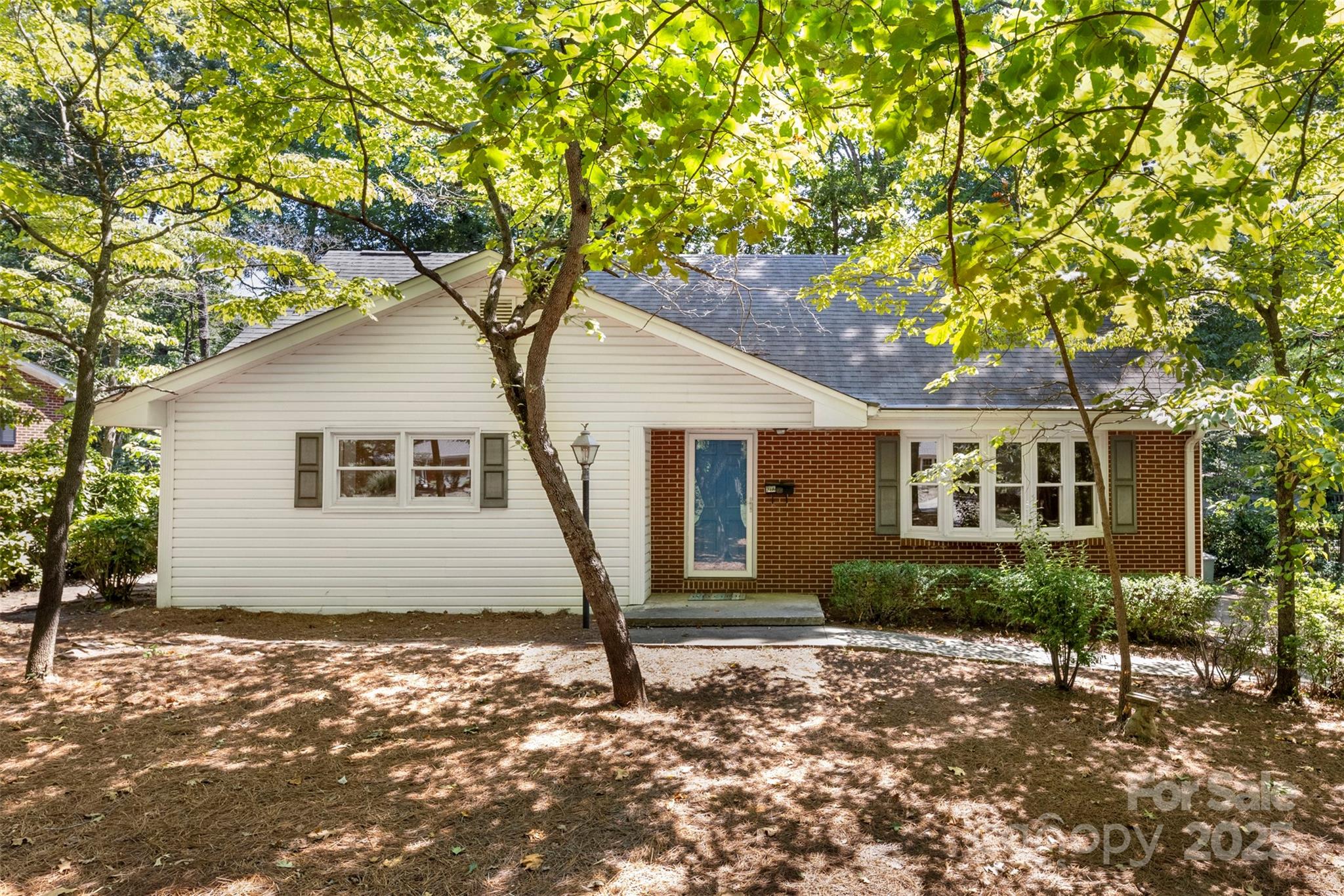1212 Monroe Drive Property Photo 1