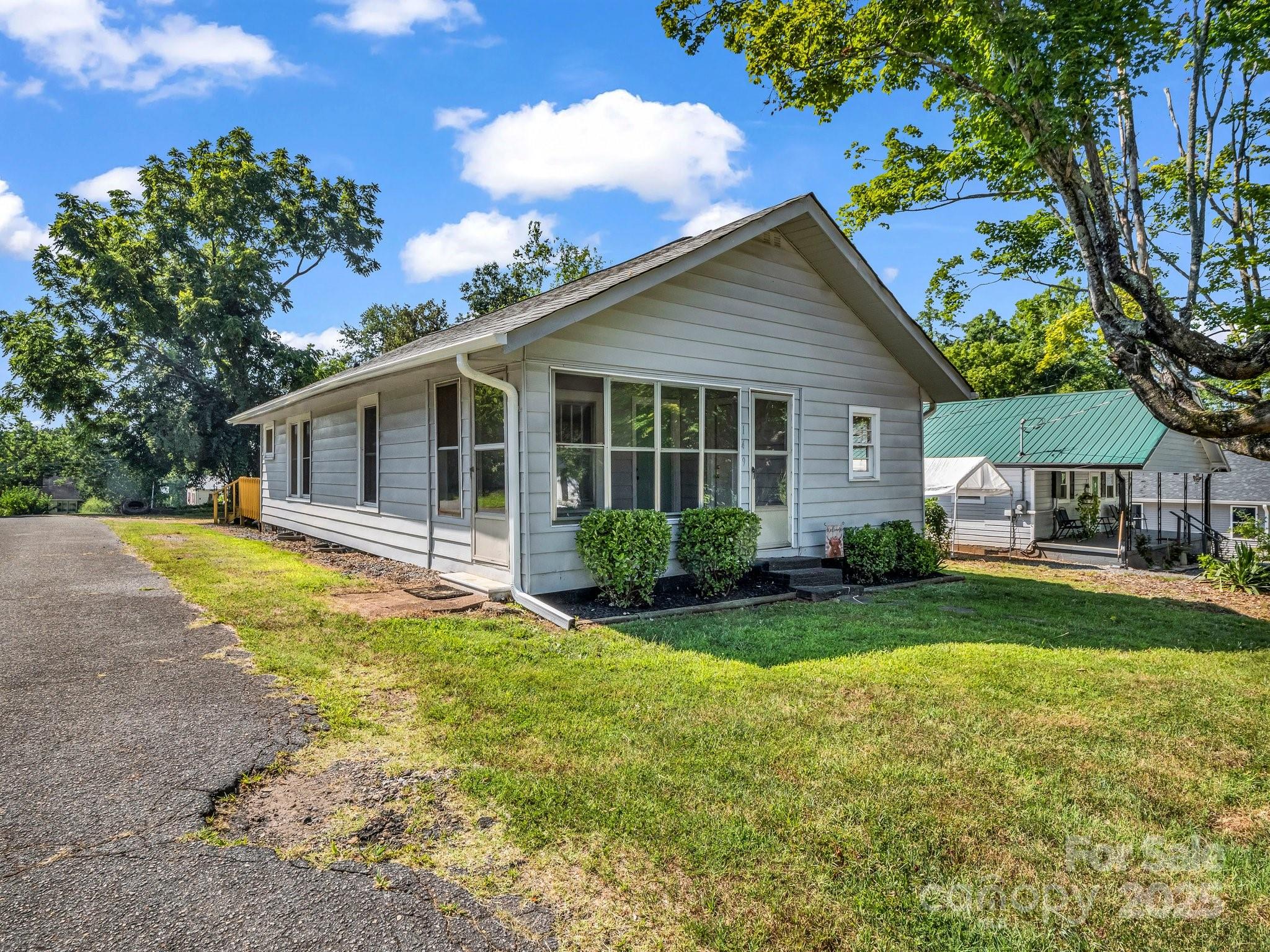 149 Wisconsin Street Property Photo 1