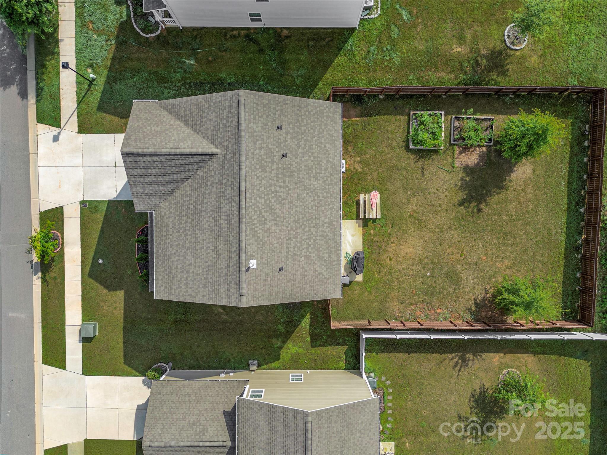 7577 Nolen Farm Drive Property Photo 2