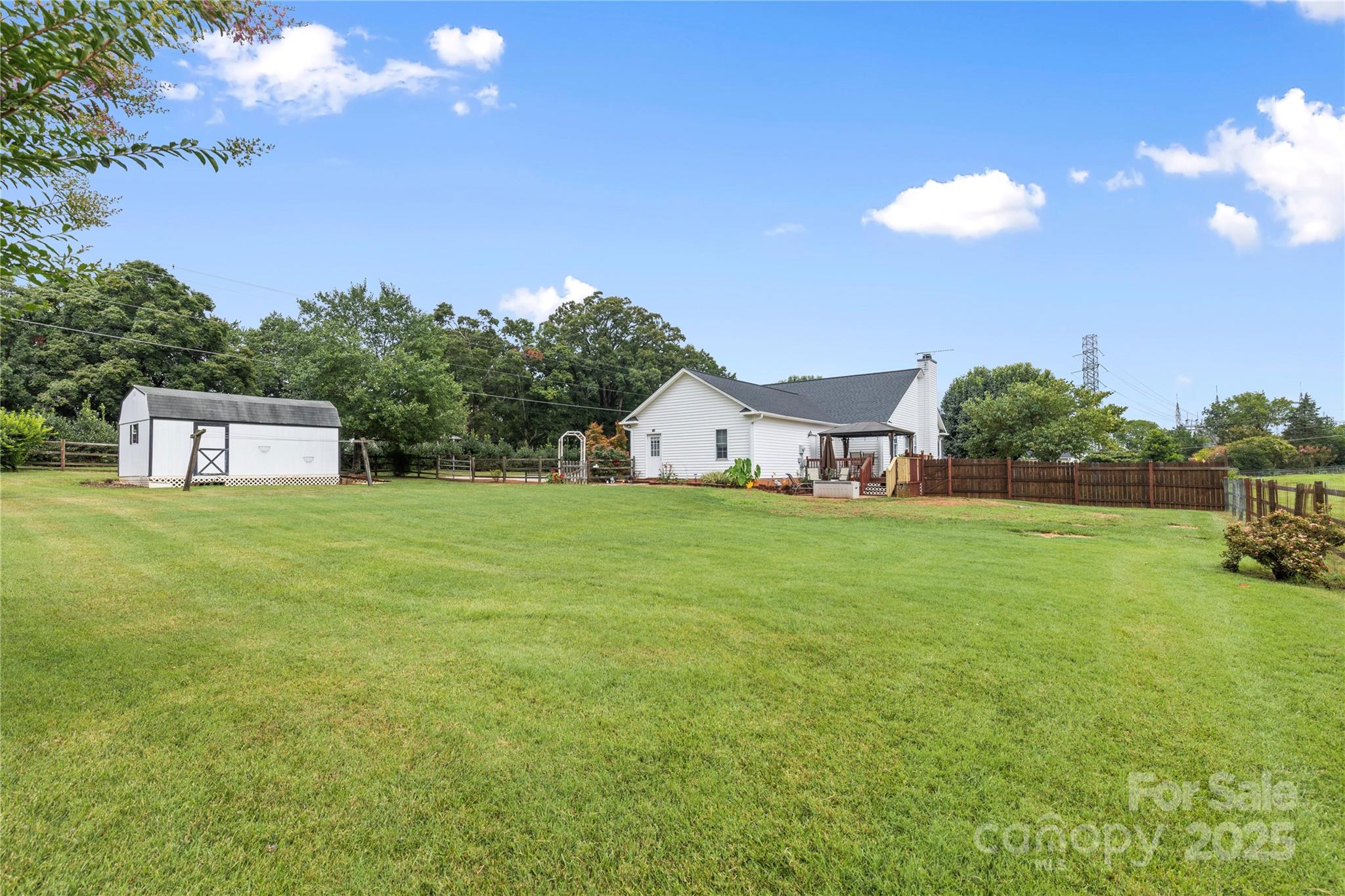 108 Camden Court Property Photo 6