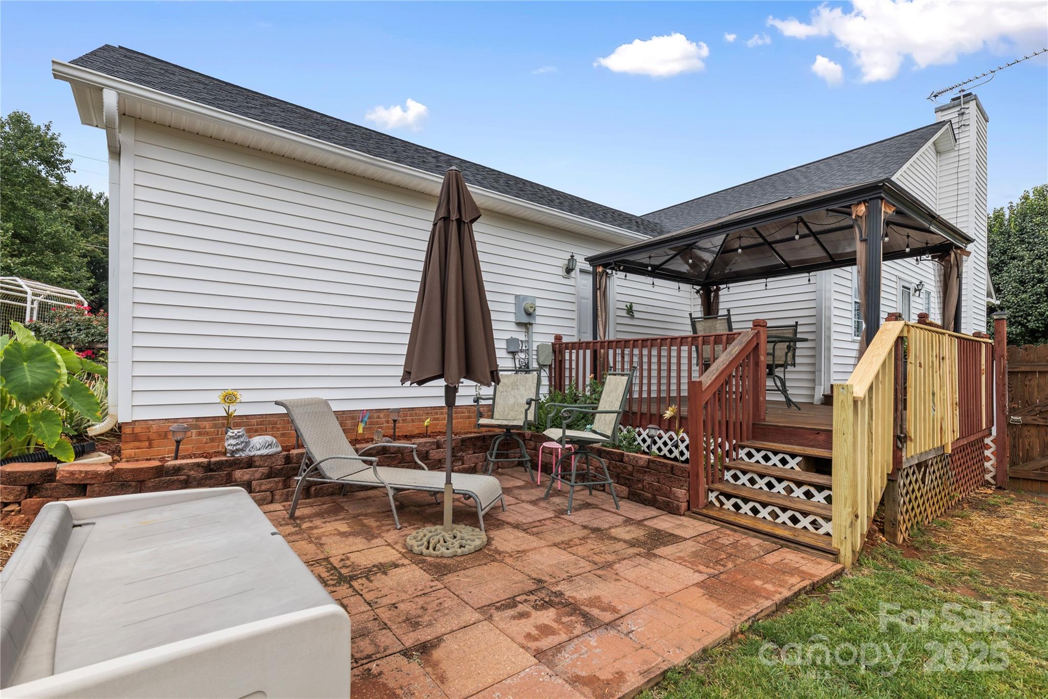 108 Camden Court Property Photo 7