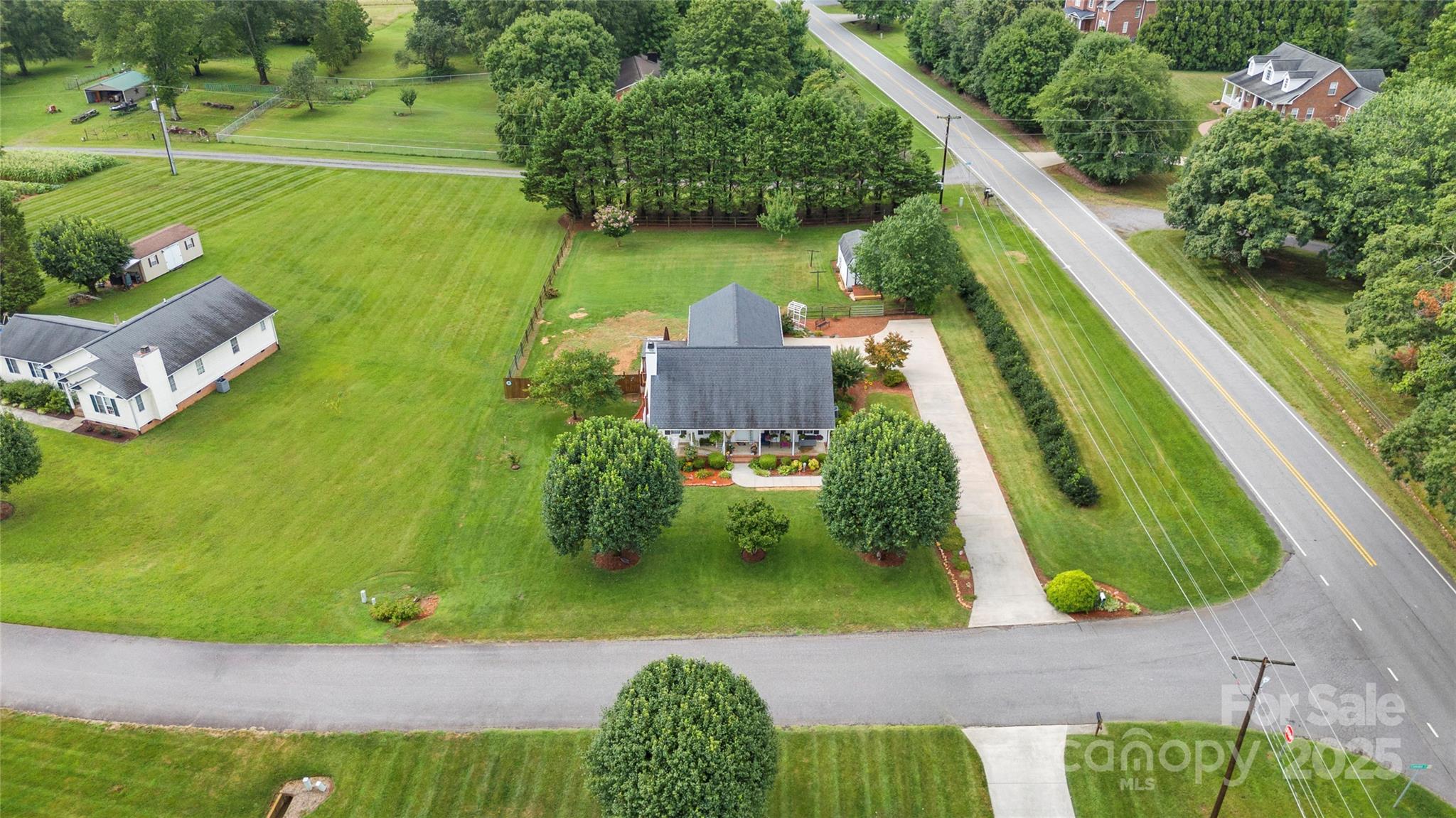 108 Camden Court Property Photo 17