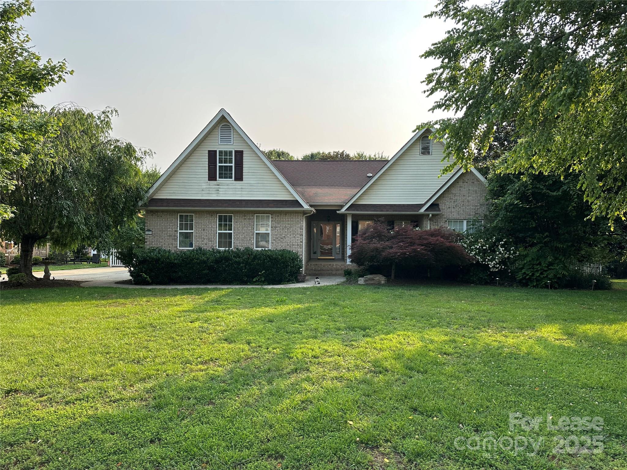 127 Shoreview Drive Property Photo 1