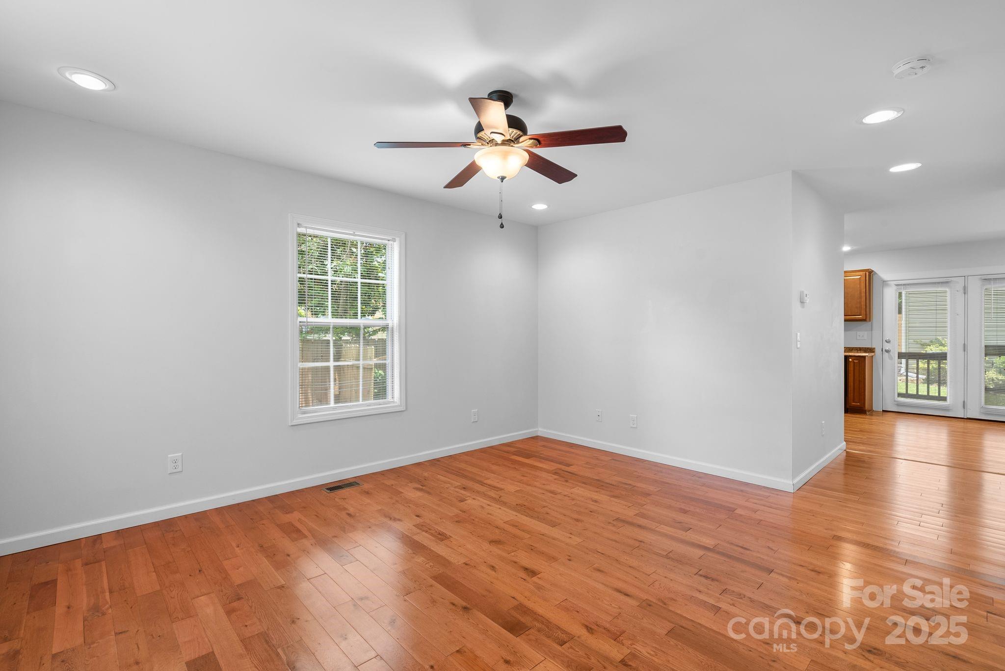 212 & 214 Portmanvilla Road Property Photo 7