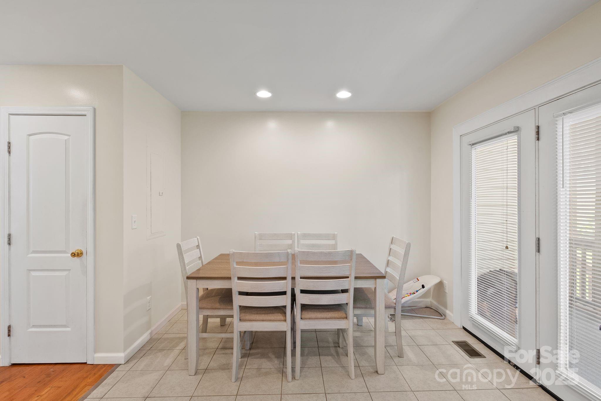 212 & 214 Portmanvilla Road Property Photo 22
