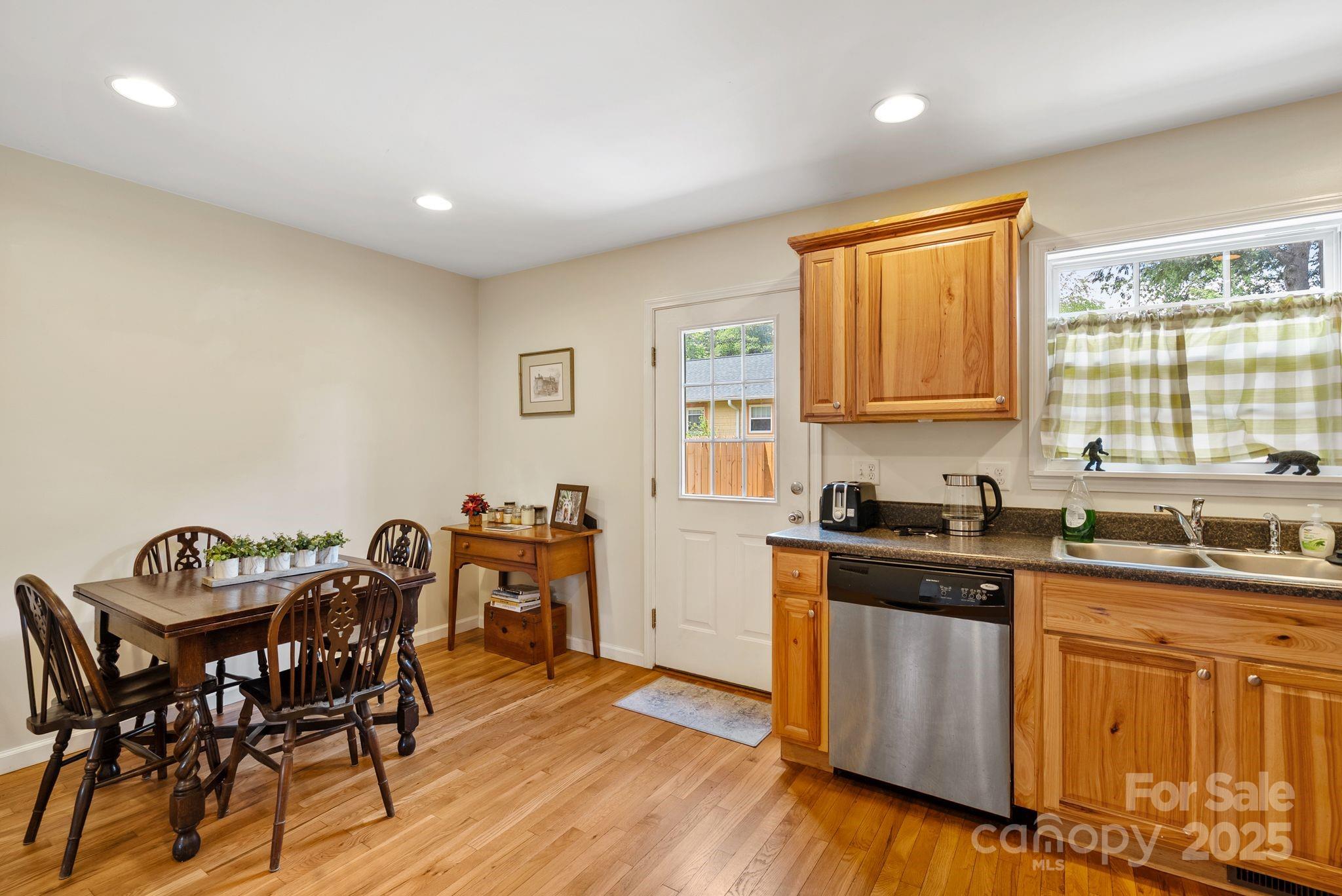 212 & 214 Portmanvilla Road Property Photo 38