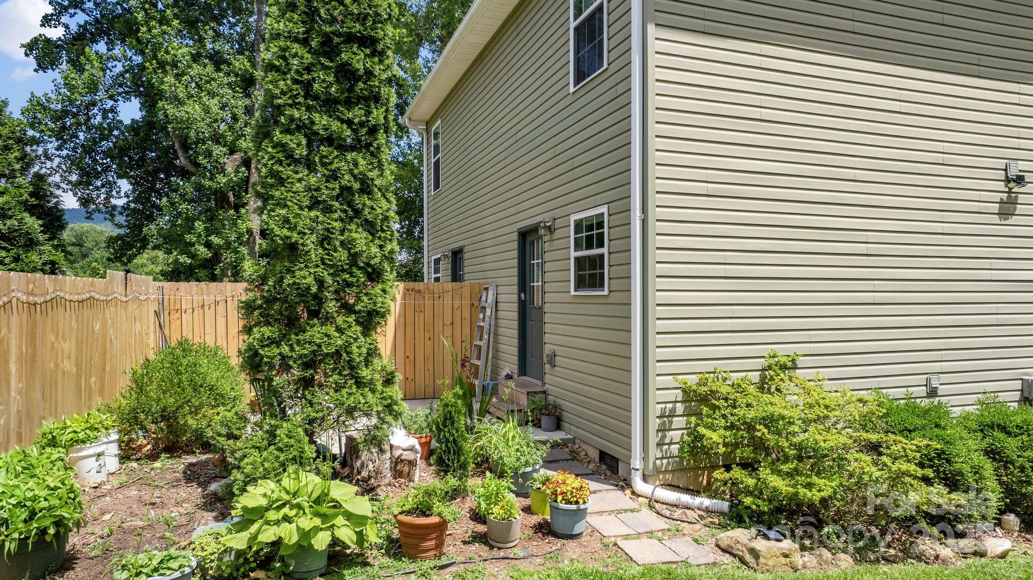 212 & 214 Portmanvilla Road Property Photo 48