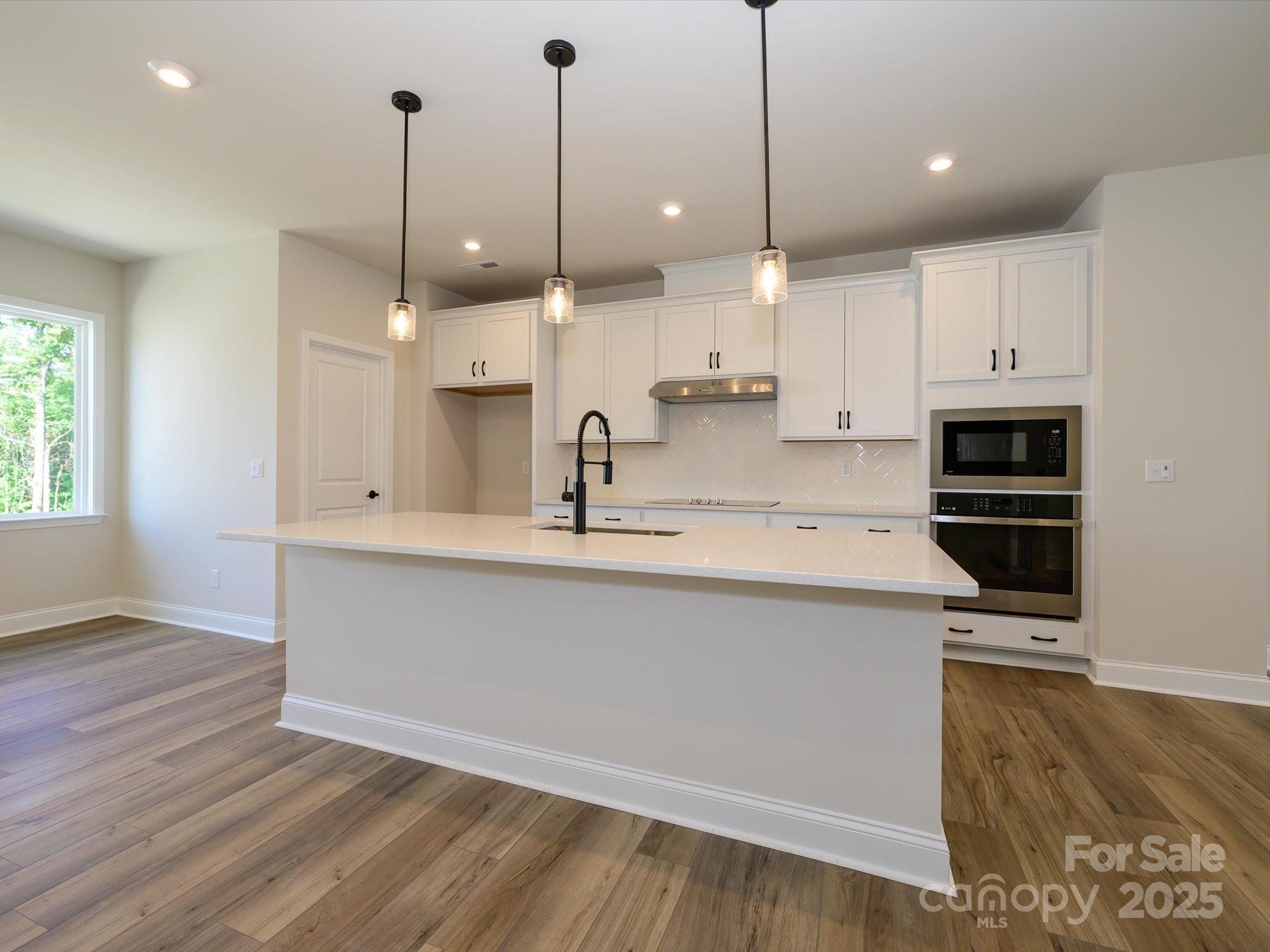 816 Flintside Lane Property Photo 1