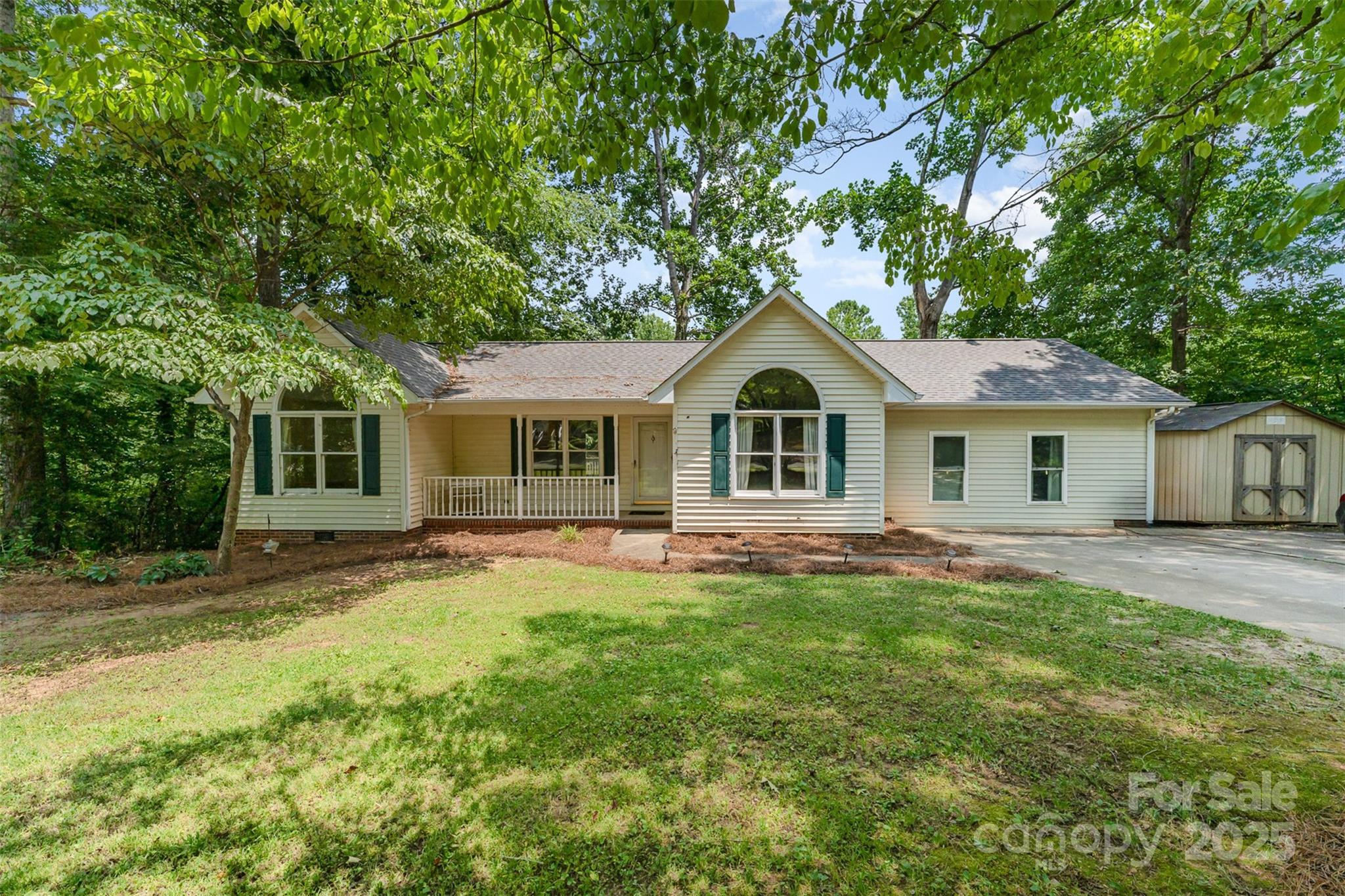 123 General Pemberton Street Property Photo 1