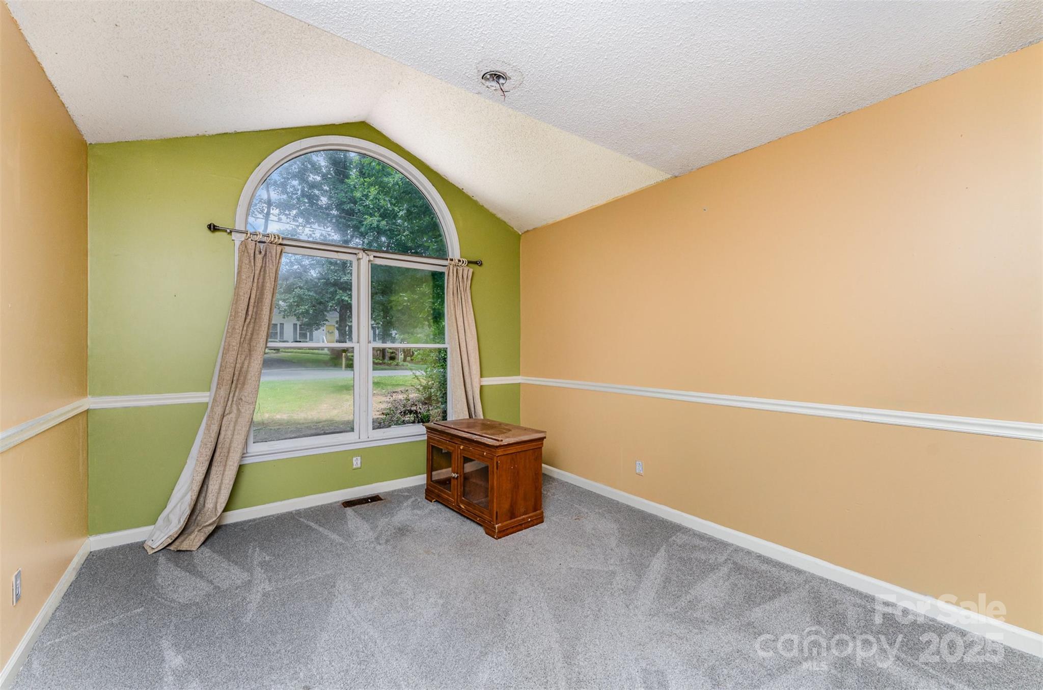 123 General Pemberton Street Property Photo 6