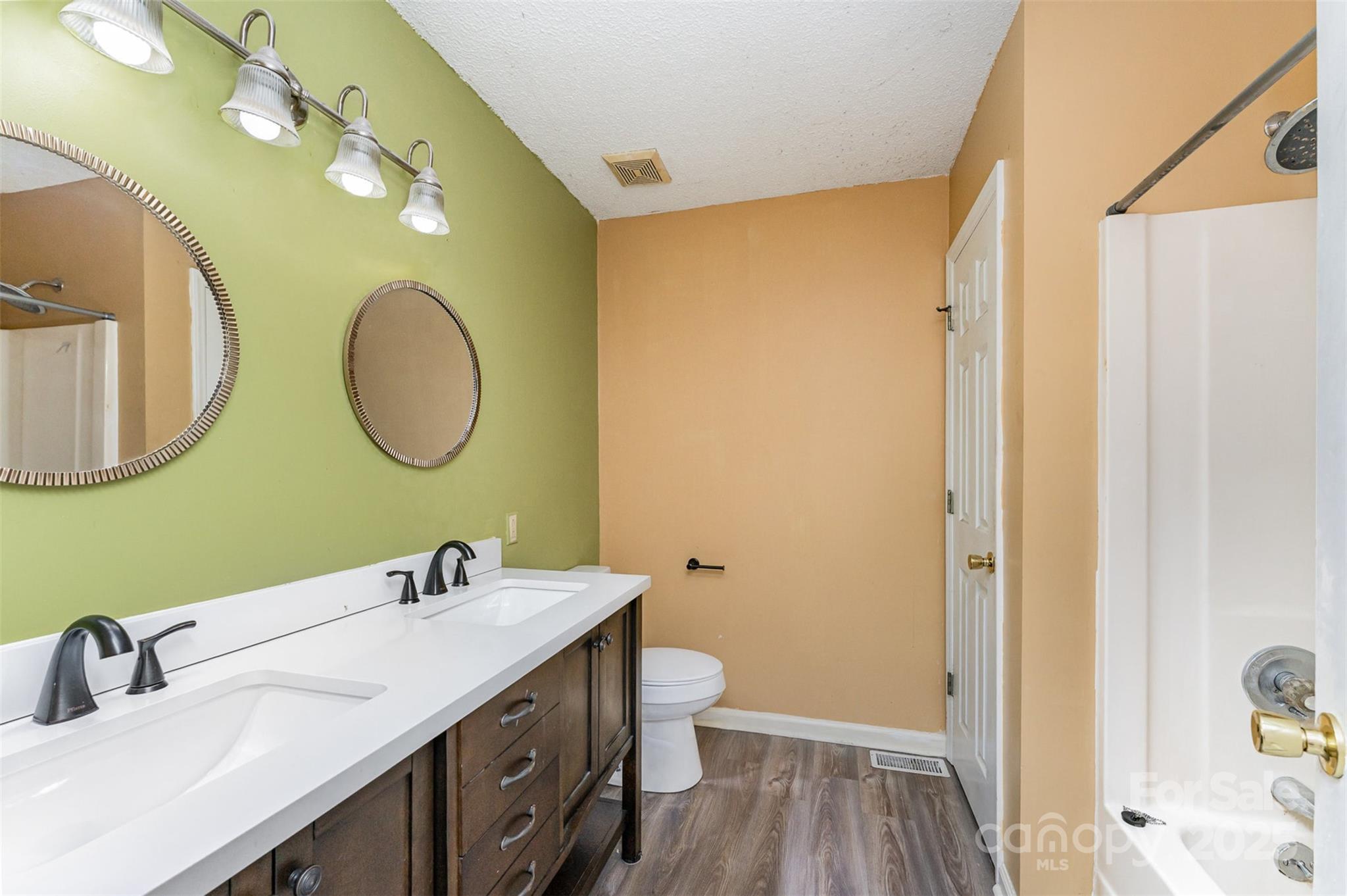 123 General Pemberton Street Property Photo 13