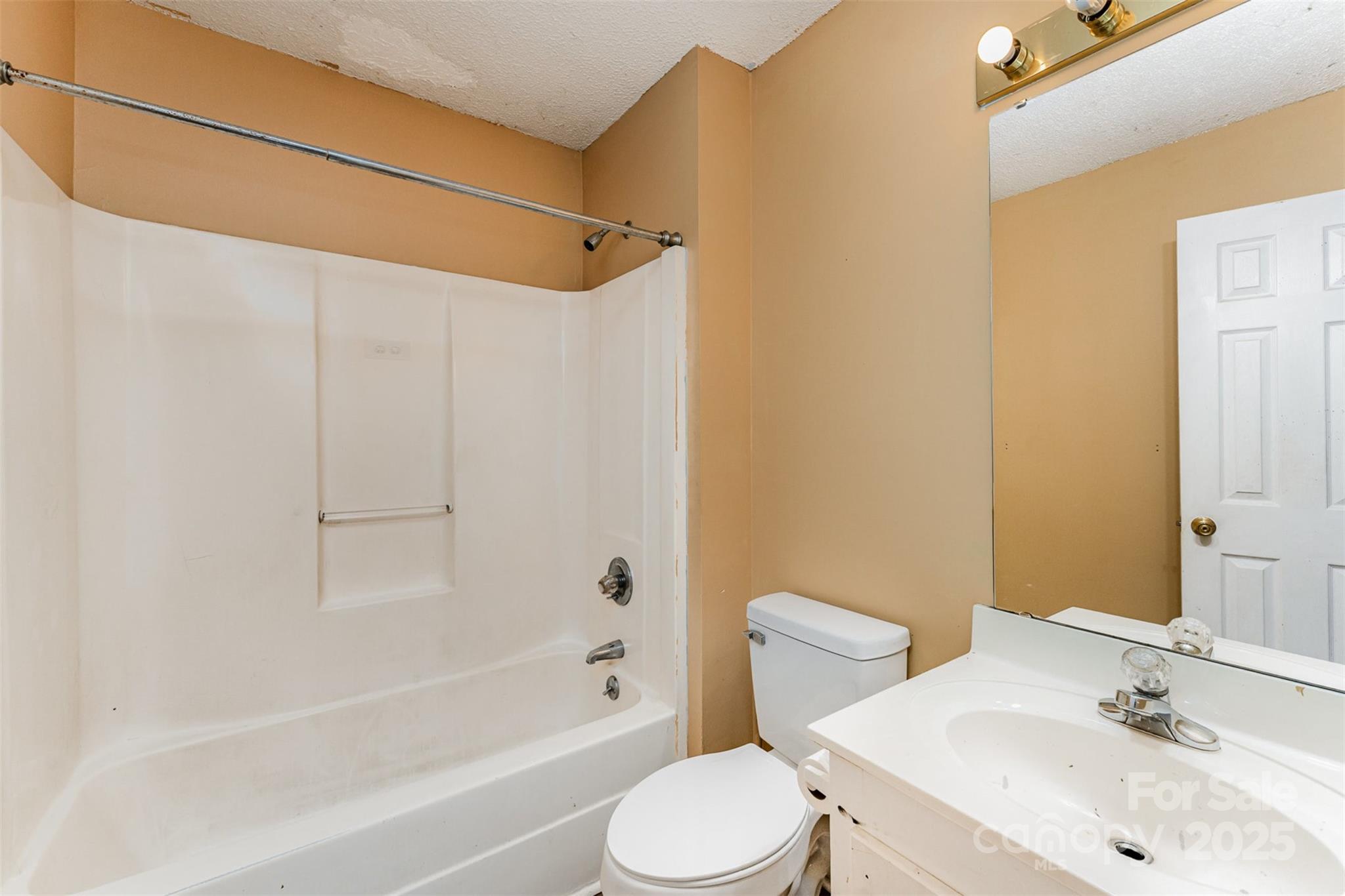 123 General Pemberton Street Property Photo 14