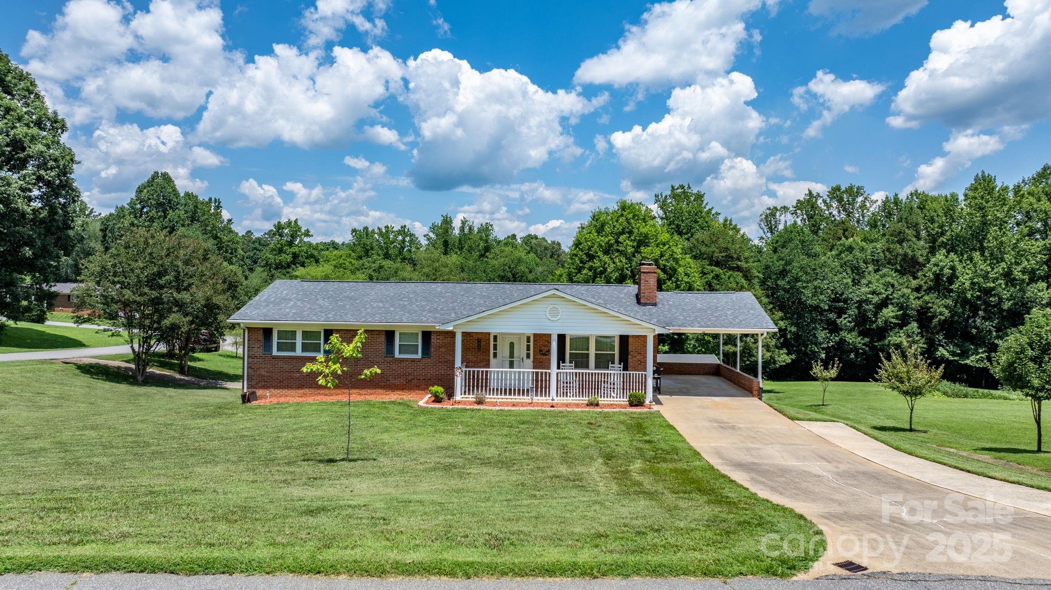 100 Pinecrest Court Property Photo 1