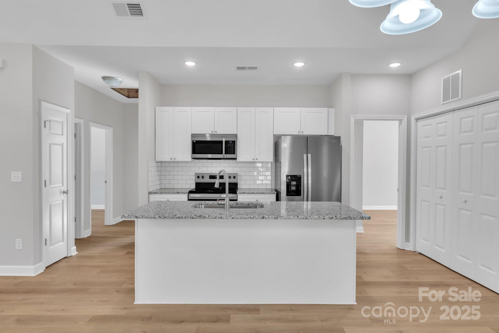 206 N Railroad Avenue Property Photo 9