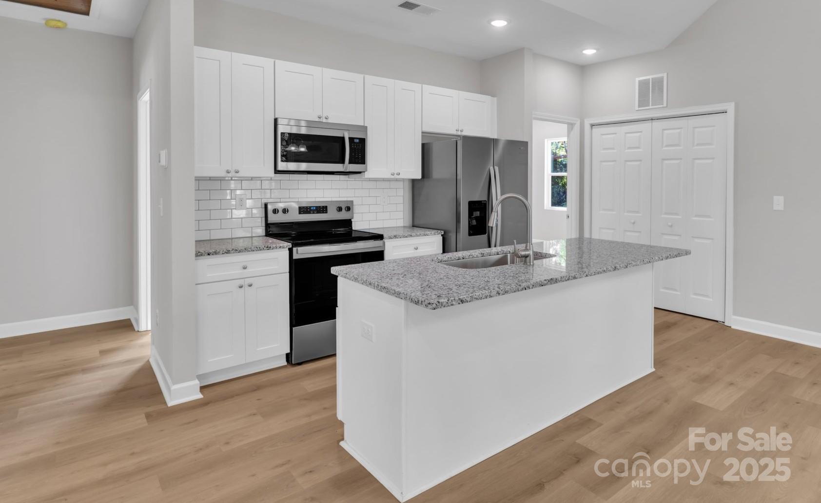 206 N Railroad Avenue Property Photo 10