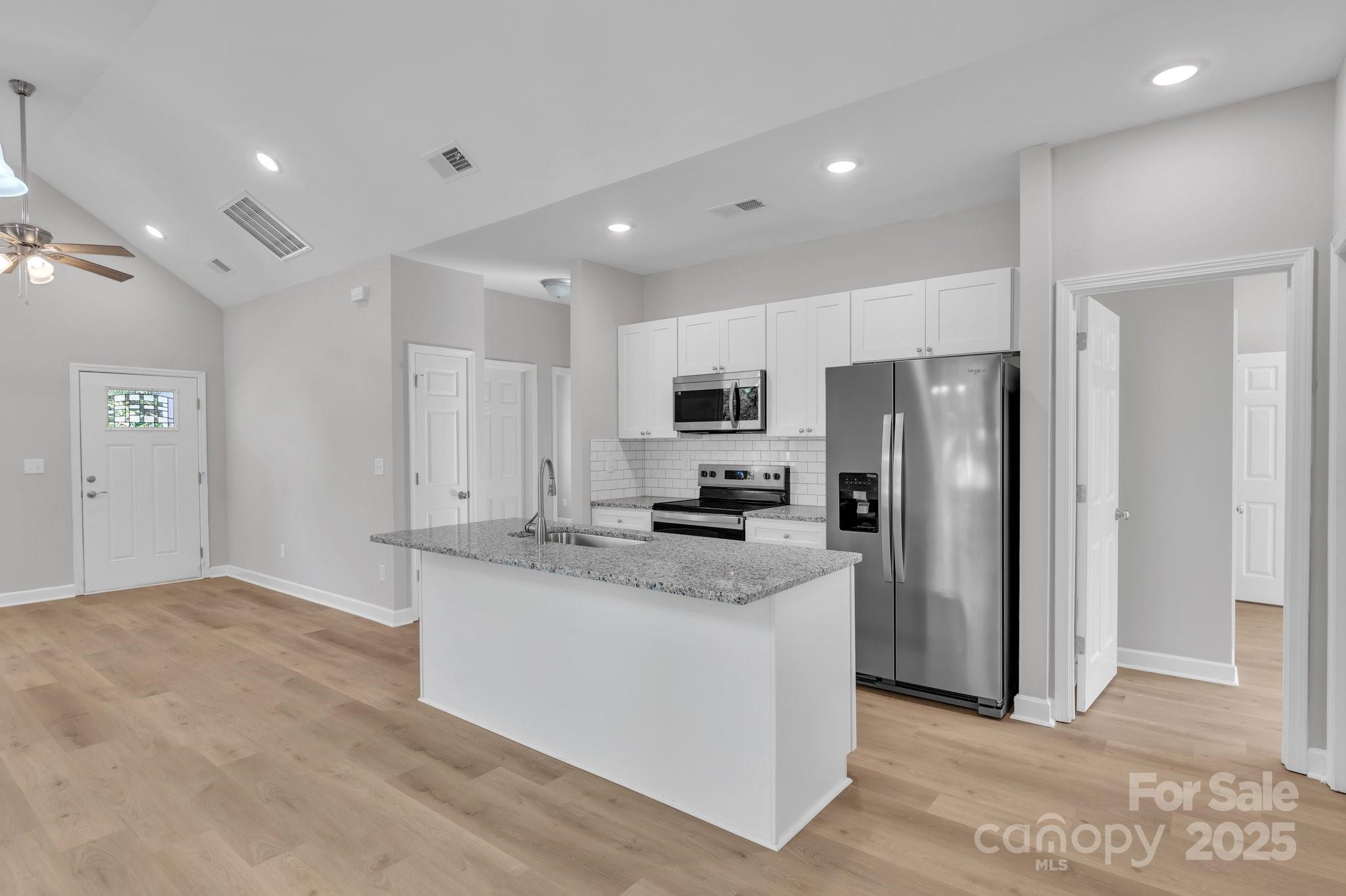 206 N Railroad Avenue Property Photo 18