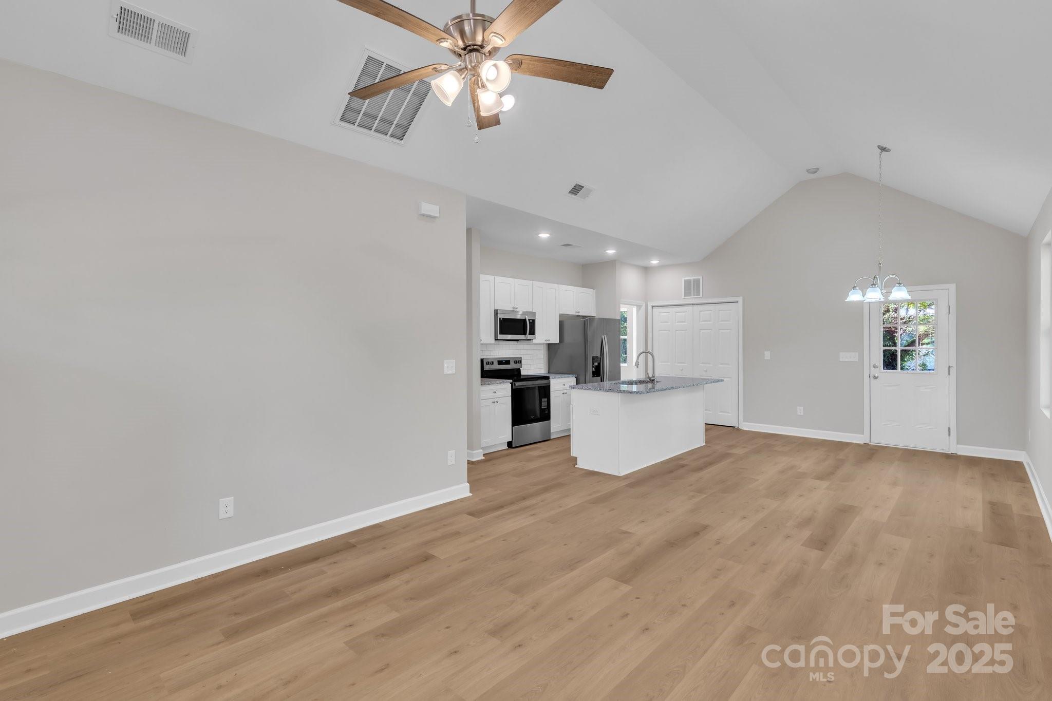 206 N Railroad Avenue Property Photo 20