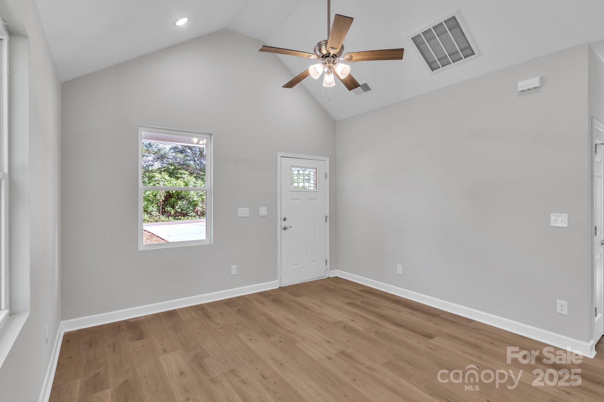206 N Railroad Avenue Property Photo 23