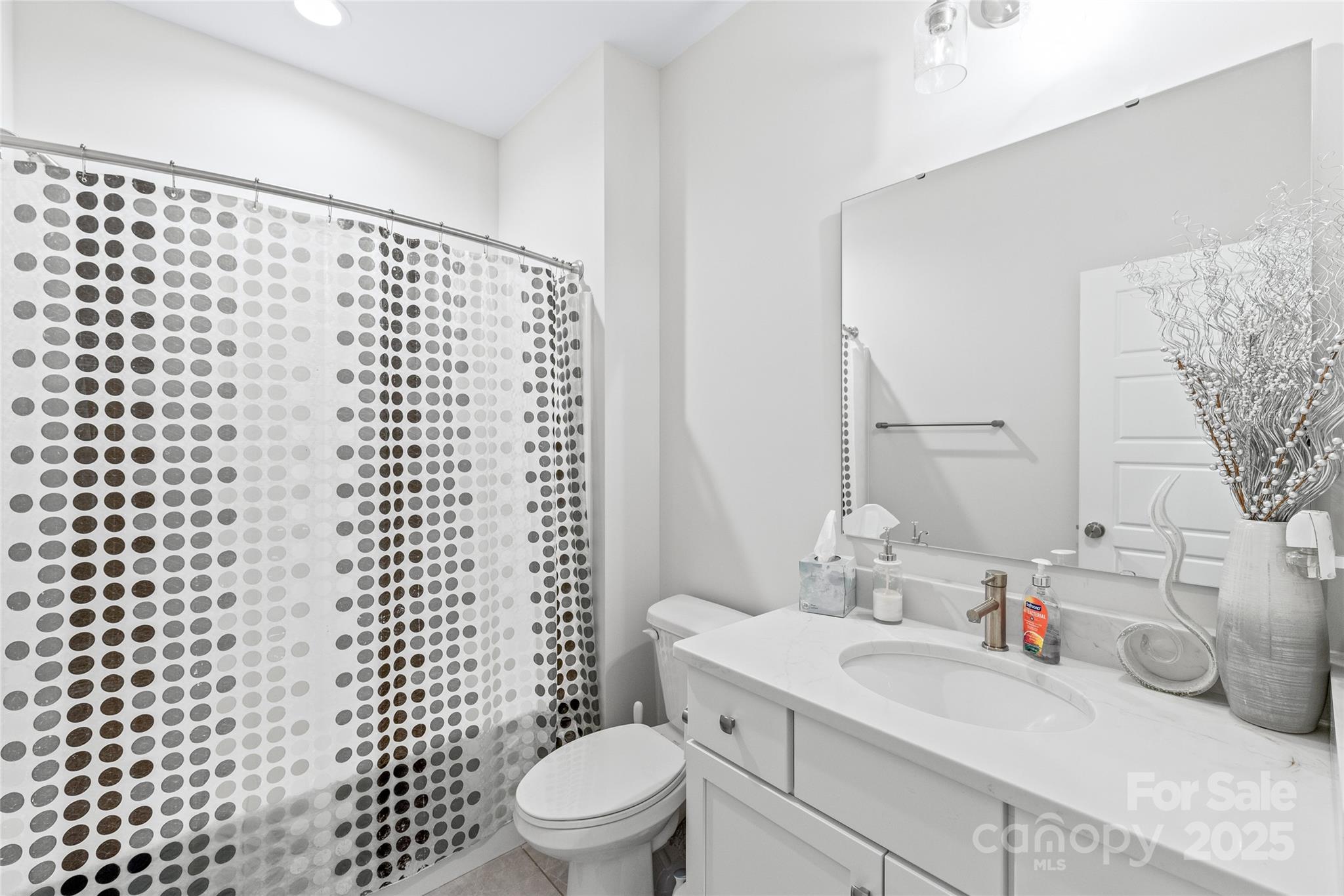 8100 Rolling Wheels Road Property Photo 8