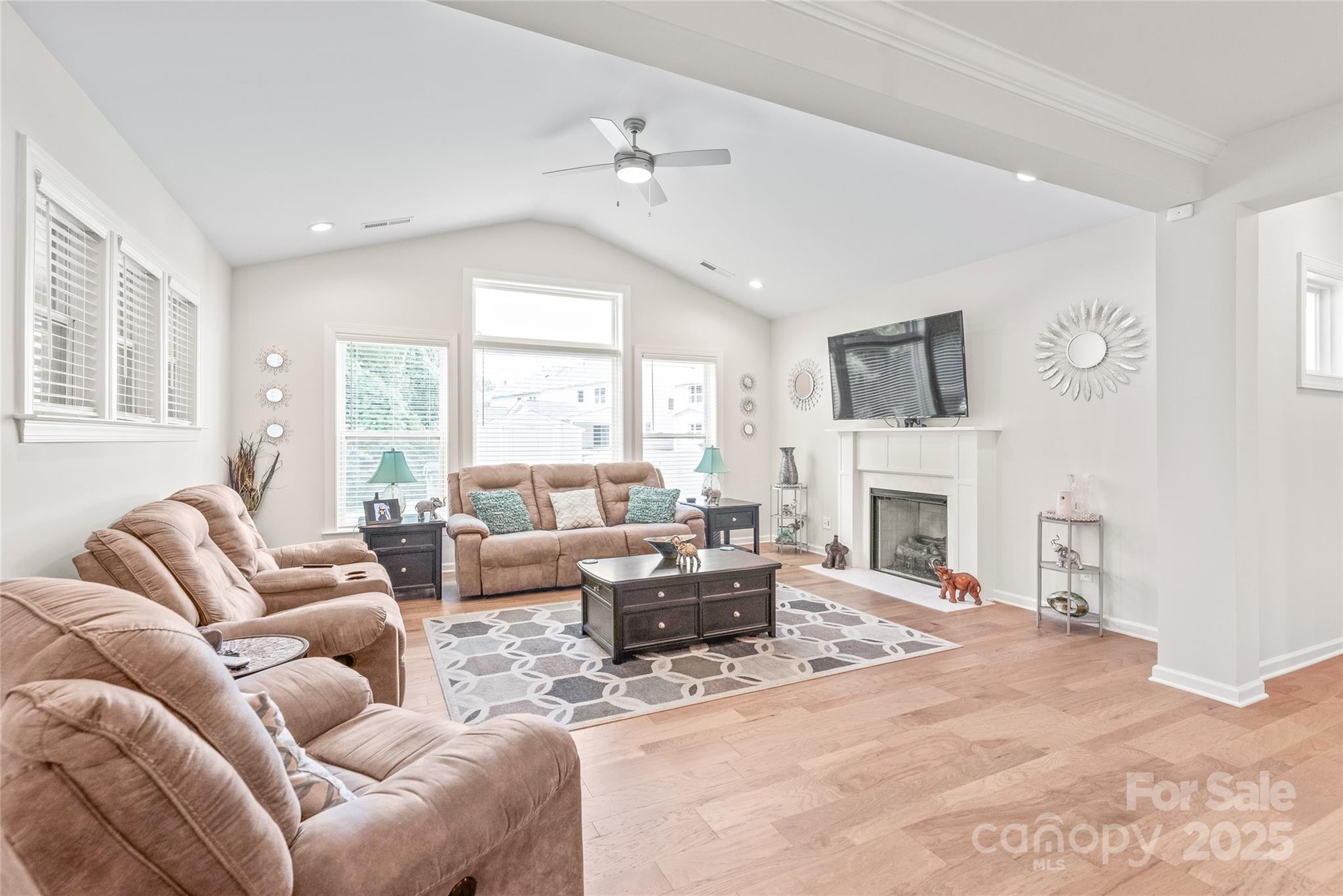 8100 Rolling Wheels Road Property Photo 17