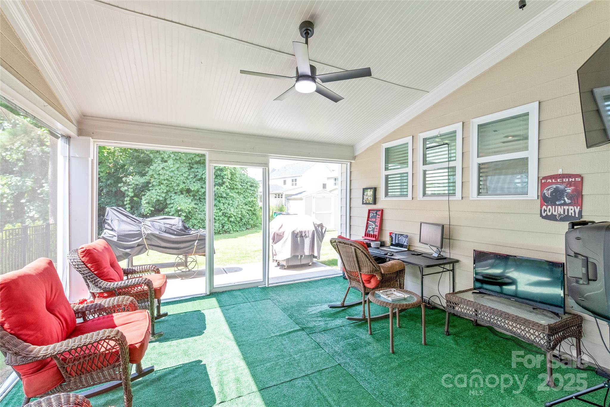 8100 Rolling Wheels Road Property Photo 31