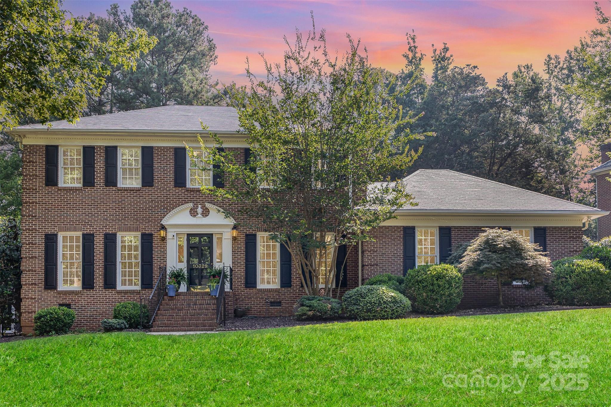 10329 Hollybrook Drive Property Photo 1