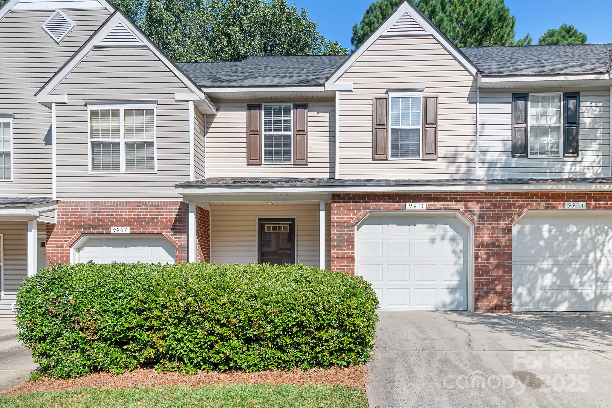 9911 Birch Knoll Court Property Photo 1
