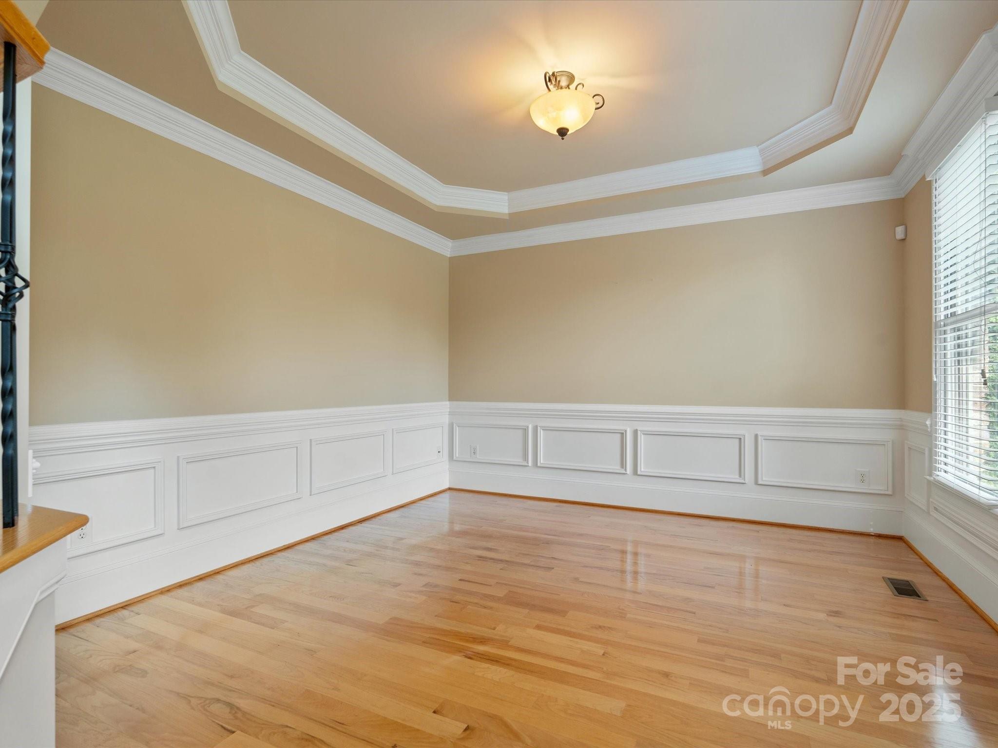 8407 Rolling Fields Road Property Photo 5
