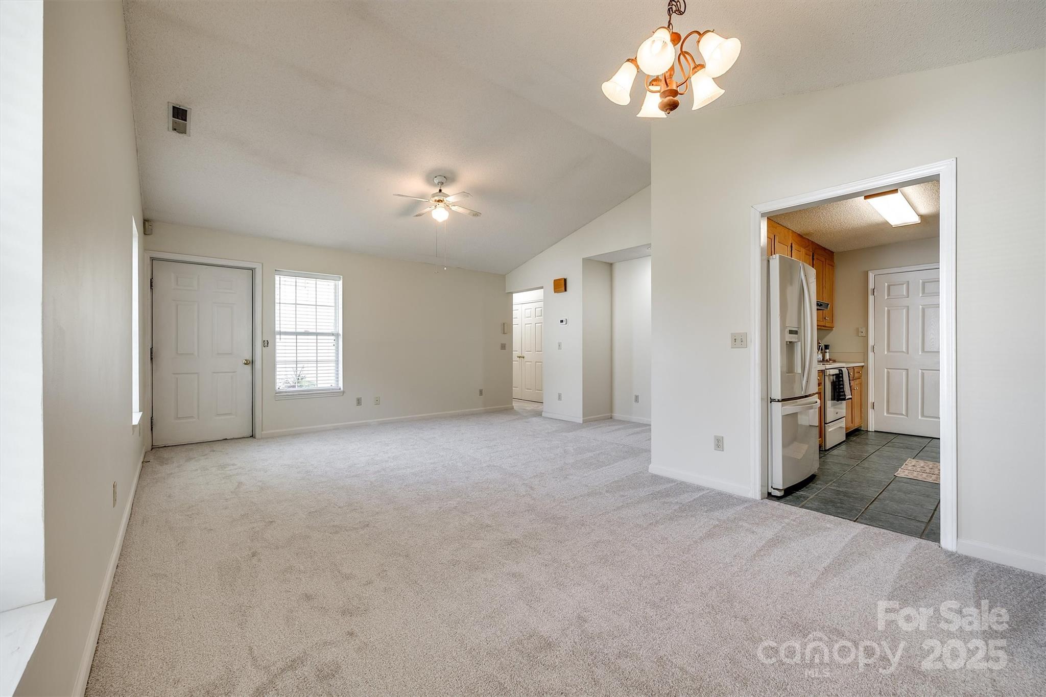 659 Primrose Lane Property Photo 7