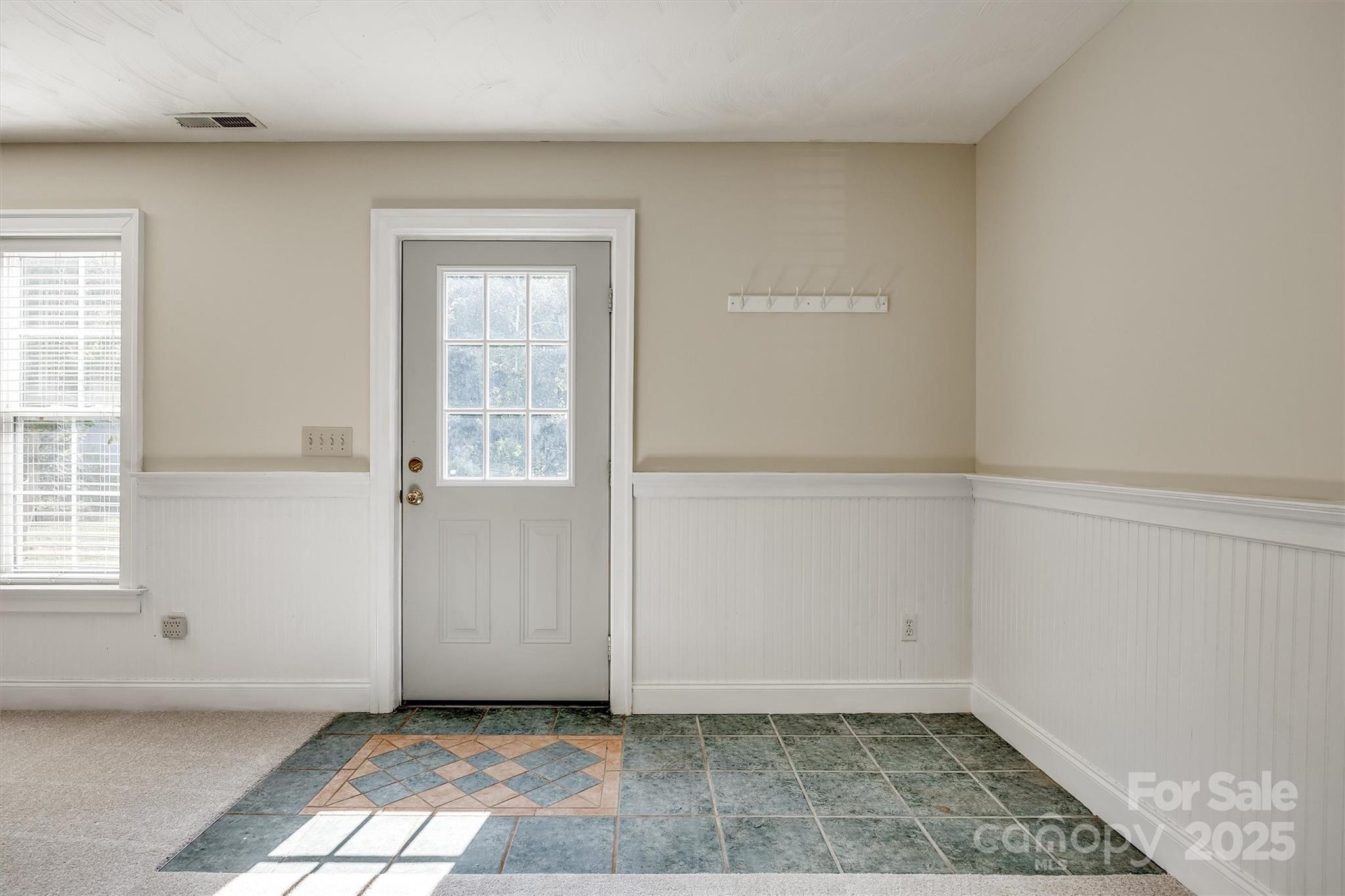 659 Primrose Lane Property Photo 28