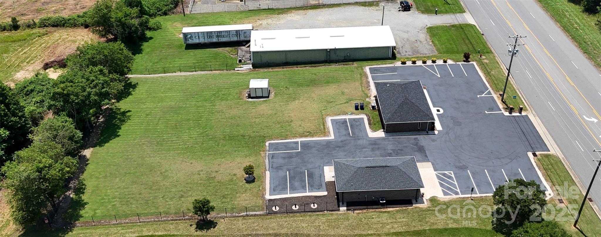 651 S Post Road Property Photo 3